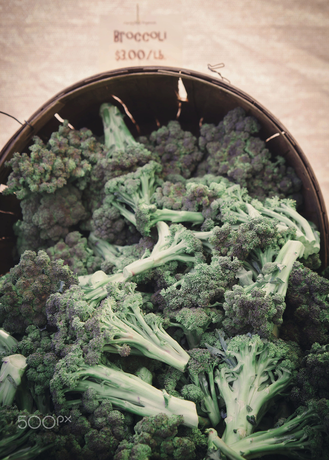 Canon EF-S 17-55mm F2.8 IS USM sample photo. Broccoli love photography