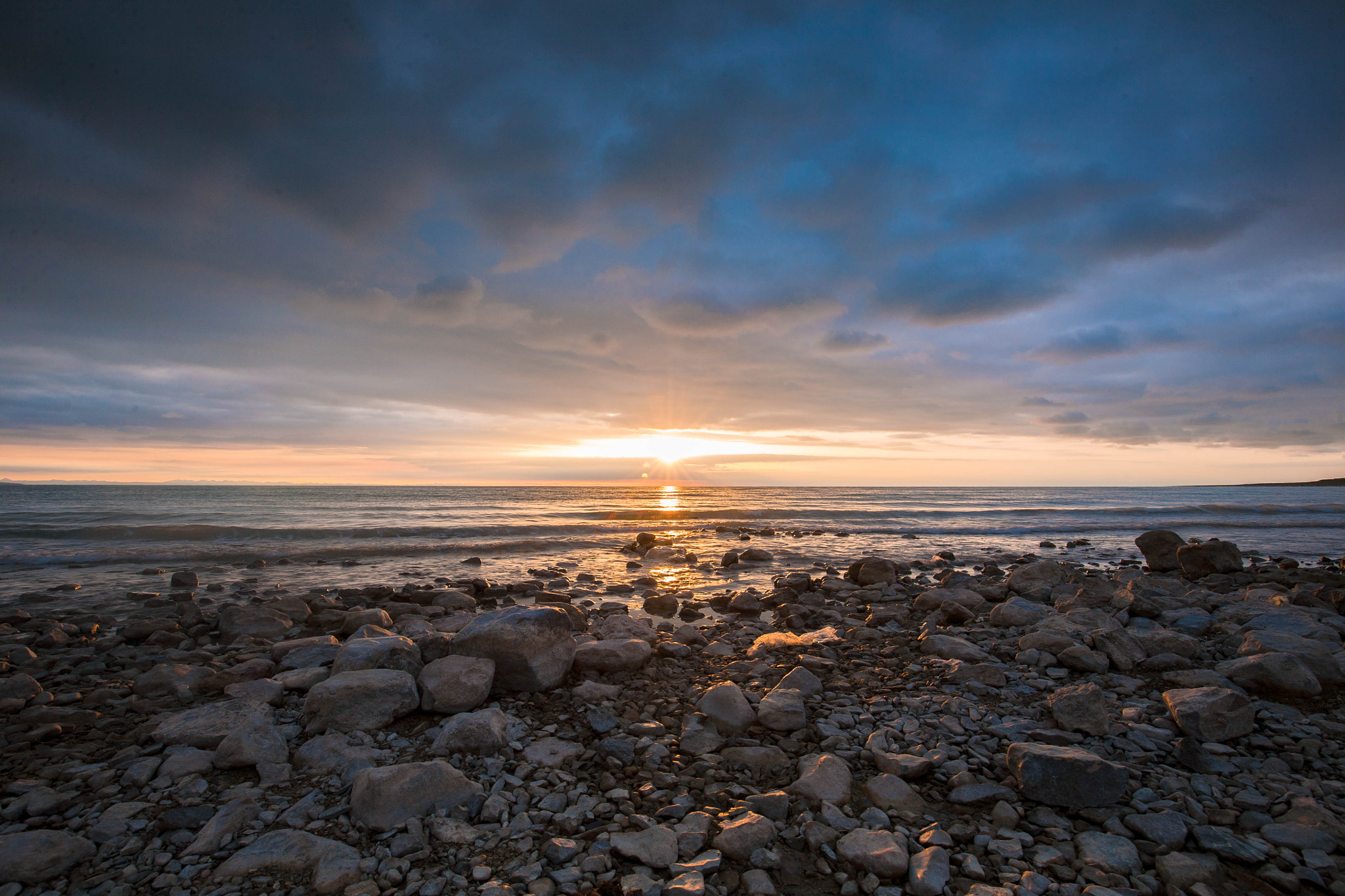 Canon EOS 5D + Canon EF 16-35mm F4L IS USM sample photo. 日出东方 photography