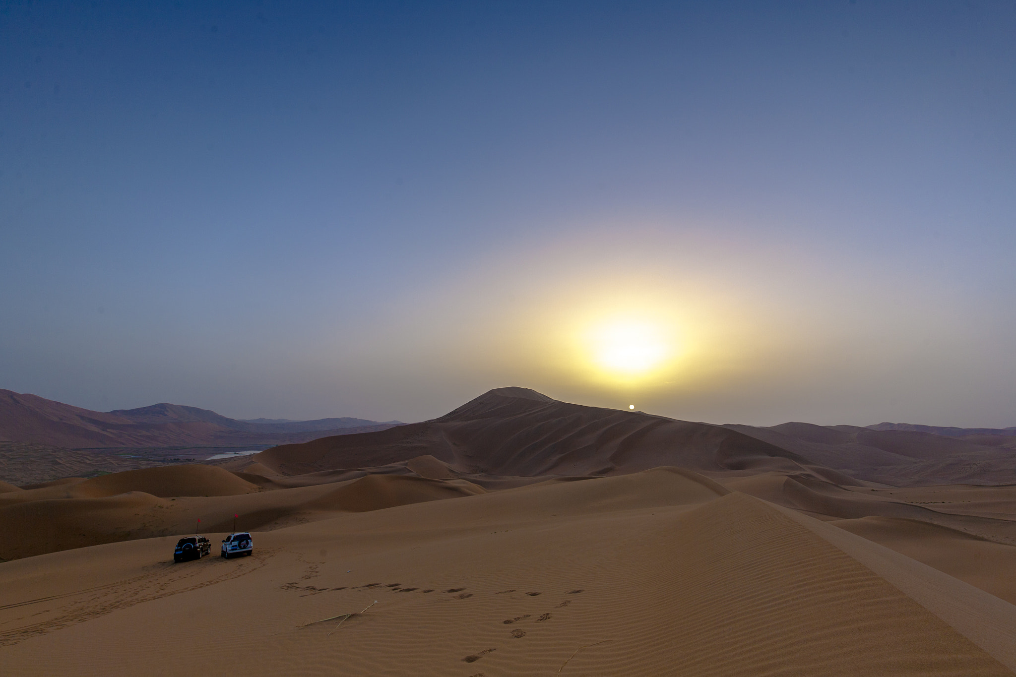Canon EOS 5D + Canon EF 16-35mm F4L IS USM sample photo. 土地玄黄 photography