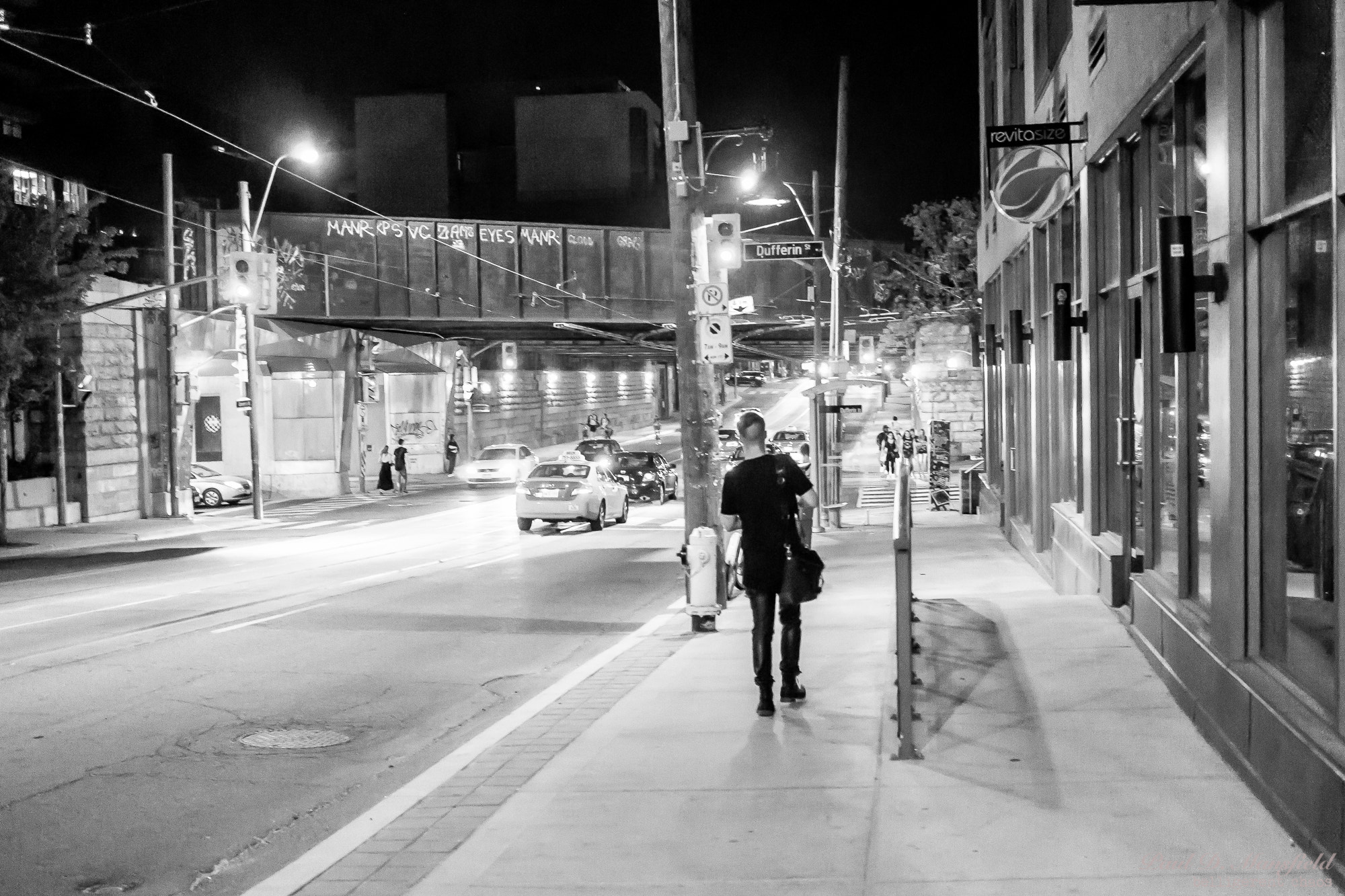 Fujifilm X-A1 + Fujifilm XF 27mm F2.8 sample photo. Leaving parkdale photography