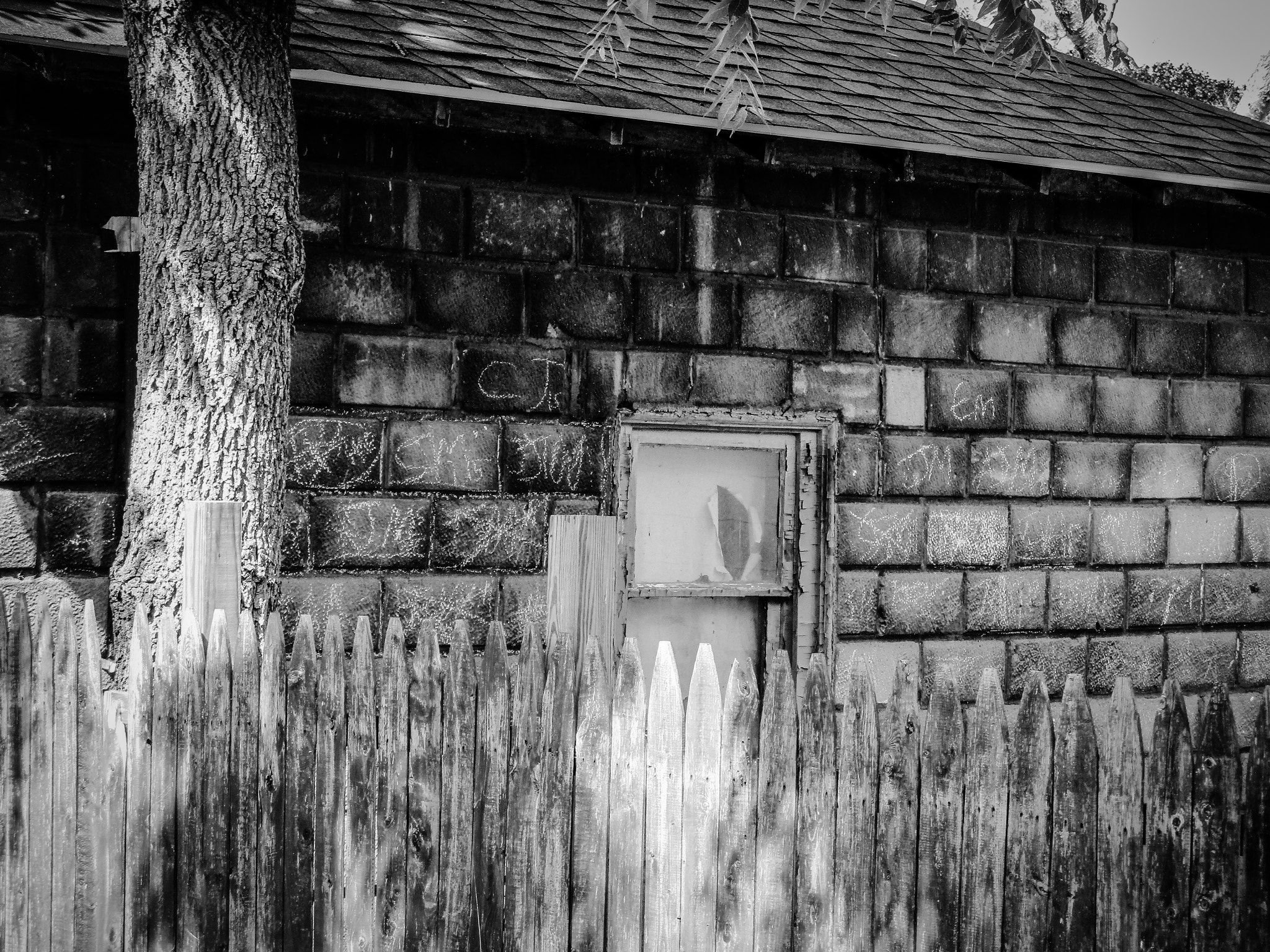 Canon PowerShot ELPH 160 (IXUS 160 / IXY 150) sample photo. Writings in chalk photography
