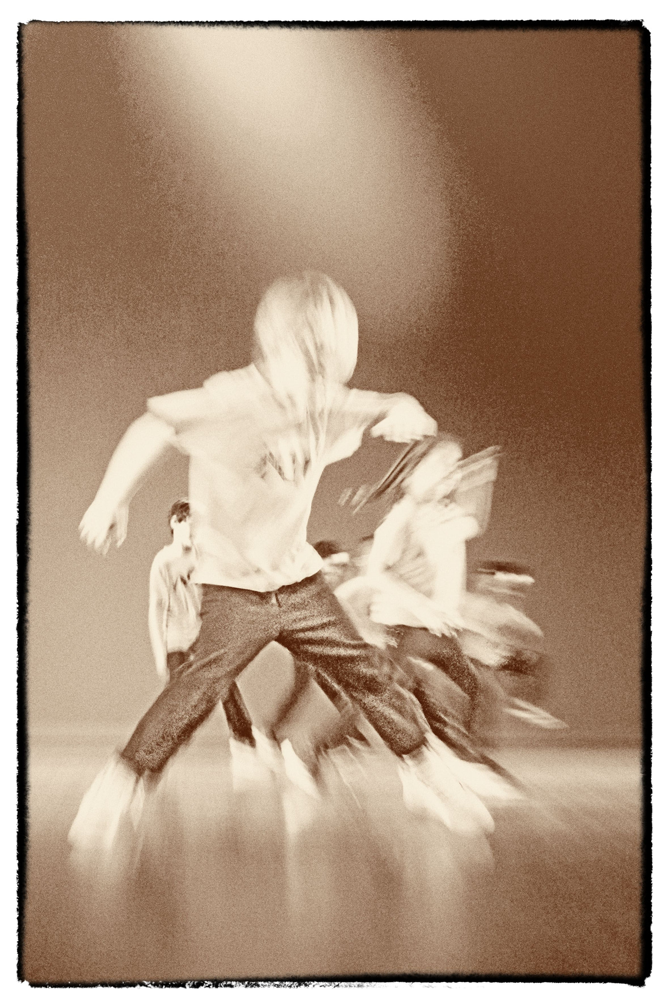 Pentax K-m (K2000) sample photo. Break dance photography