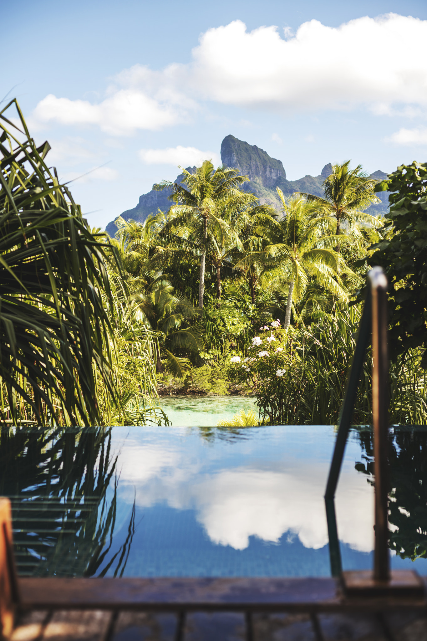 Canon EOS 5DS + Canon EF 50mm F1.4 USM sample photo. Bora-bora spa photography
