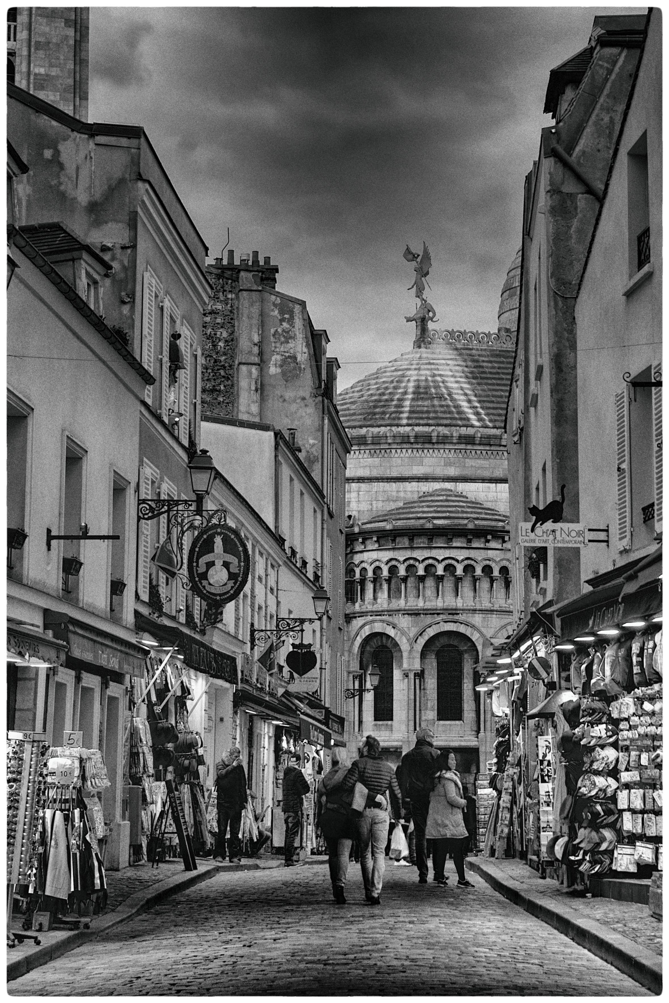 Pentax K-m (K2000) sample photo. Les rues de montmartre photography