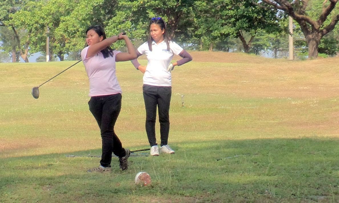 Sony Cyber-shot DSC-TF1 sample photo. Golfing girls photography