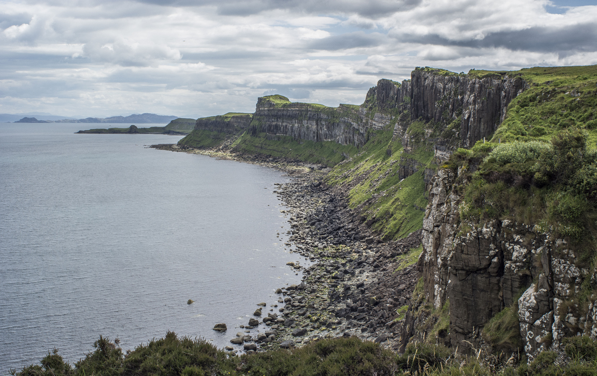 Nikon D7100 + AF Nikkor 28mm f/2.8 sample photo. Kilt rock photography