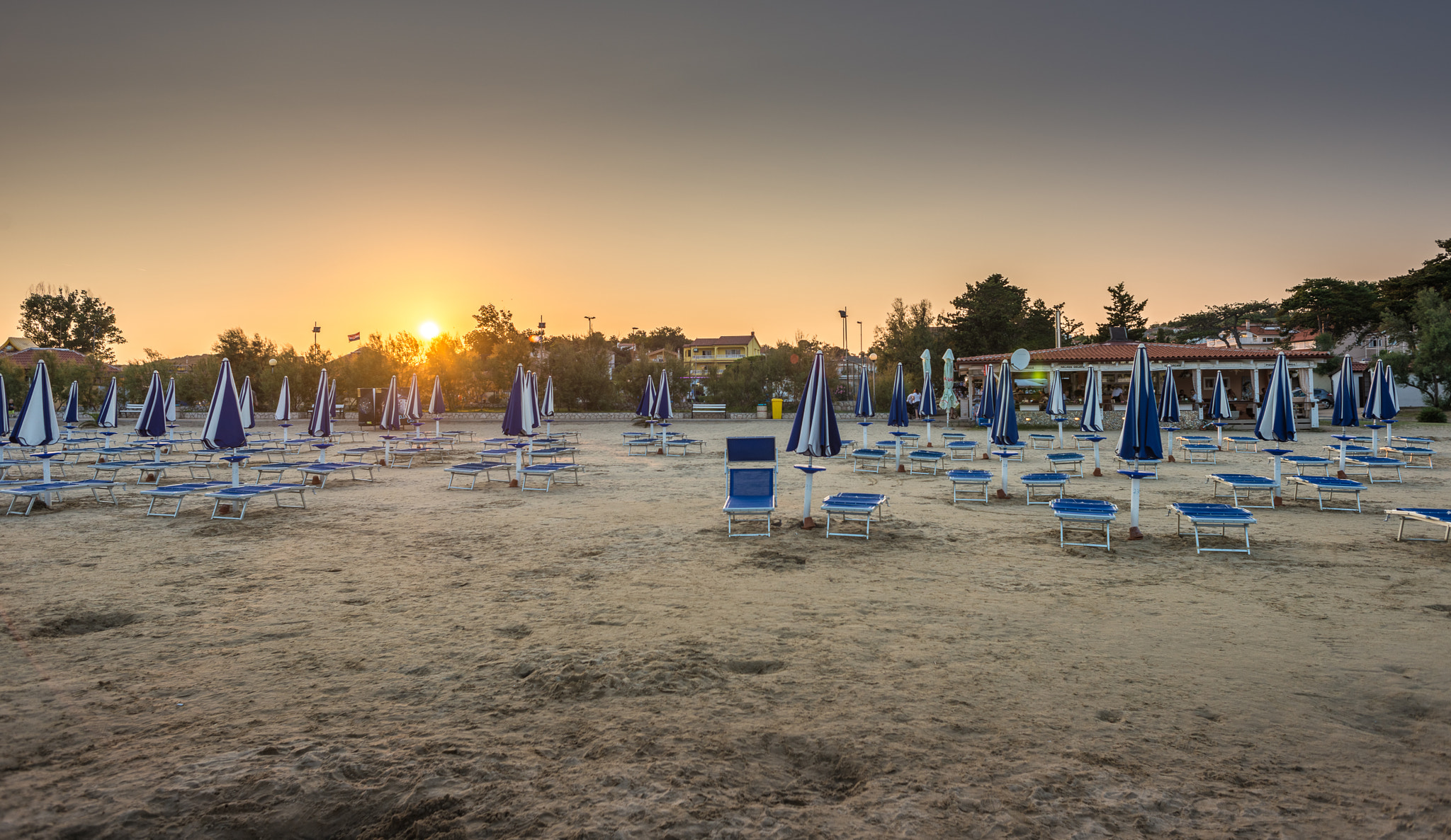 Nikon D800 + Nikon AF Nikkor 24mm F2.8D sample photo. Sunset beach photography