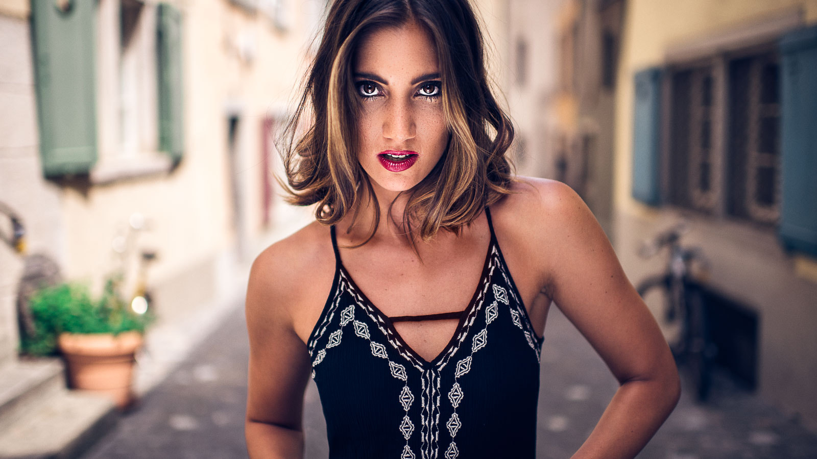Nikon D800E + Nikon AF-S Nikkor 35mm F1.4G sample photo. Those eyes are real! photography
