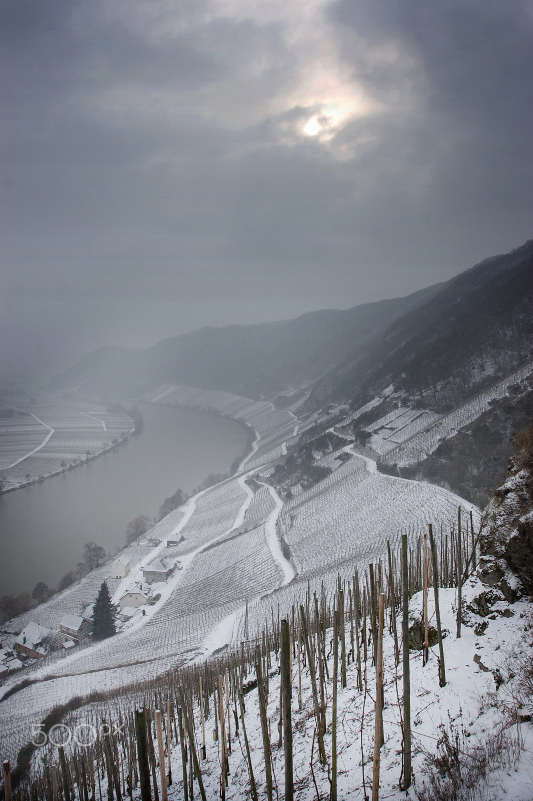 Canon EOS 30D + Canon EF 17-40mm F4L USM sample photo. Mosel in winter photography