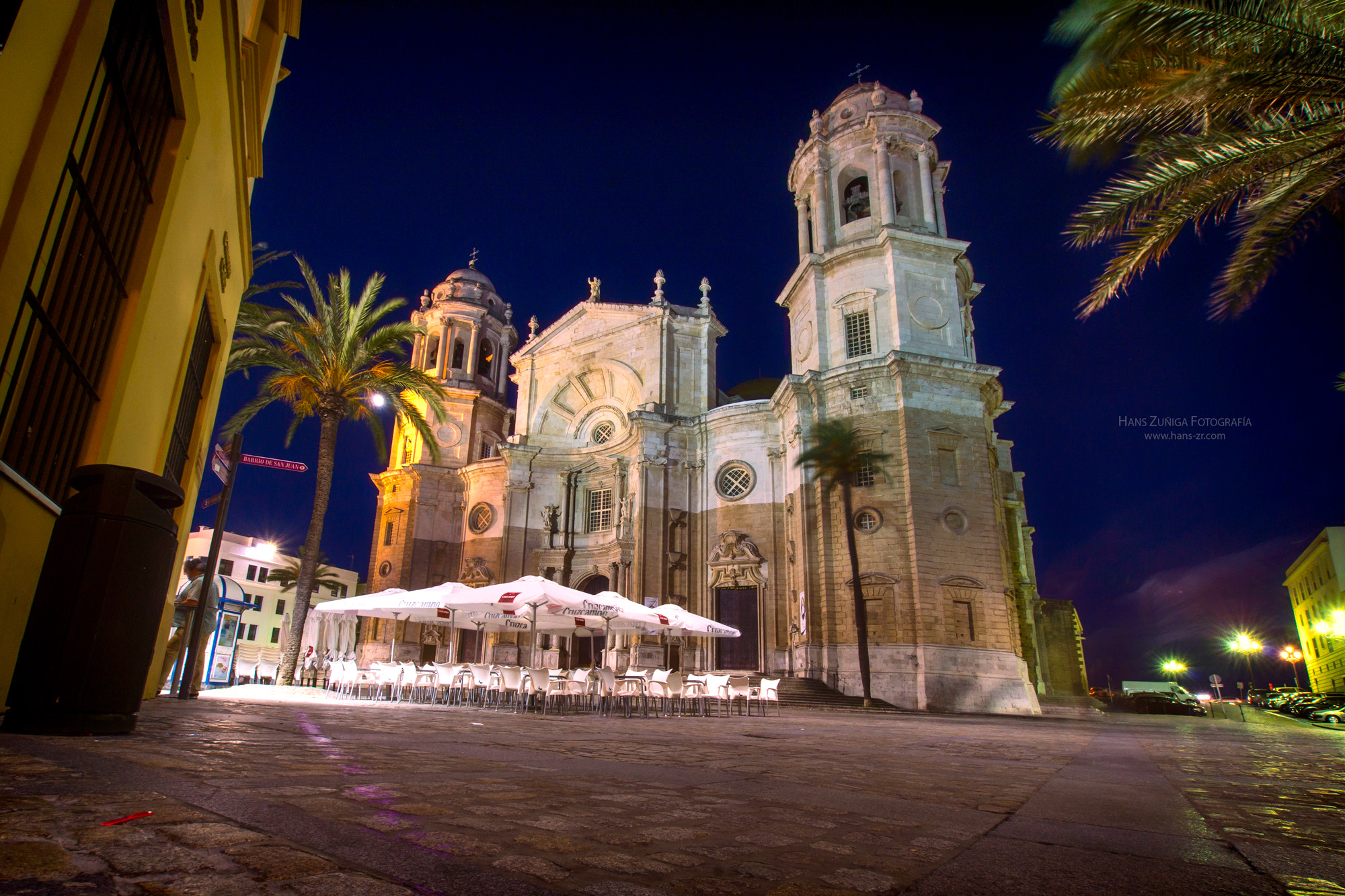 Sony SLT-A77 + Sony DT 11-18mm F4.5-5.6 sample photo. Cathedral of cadiz, spain photography