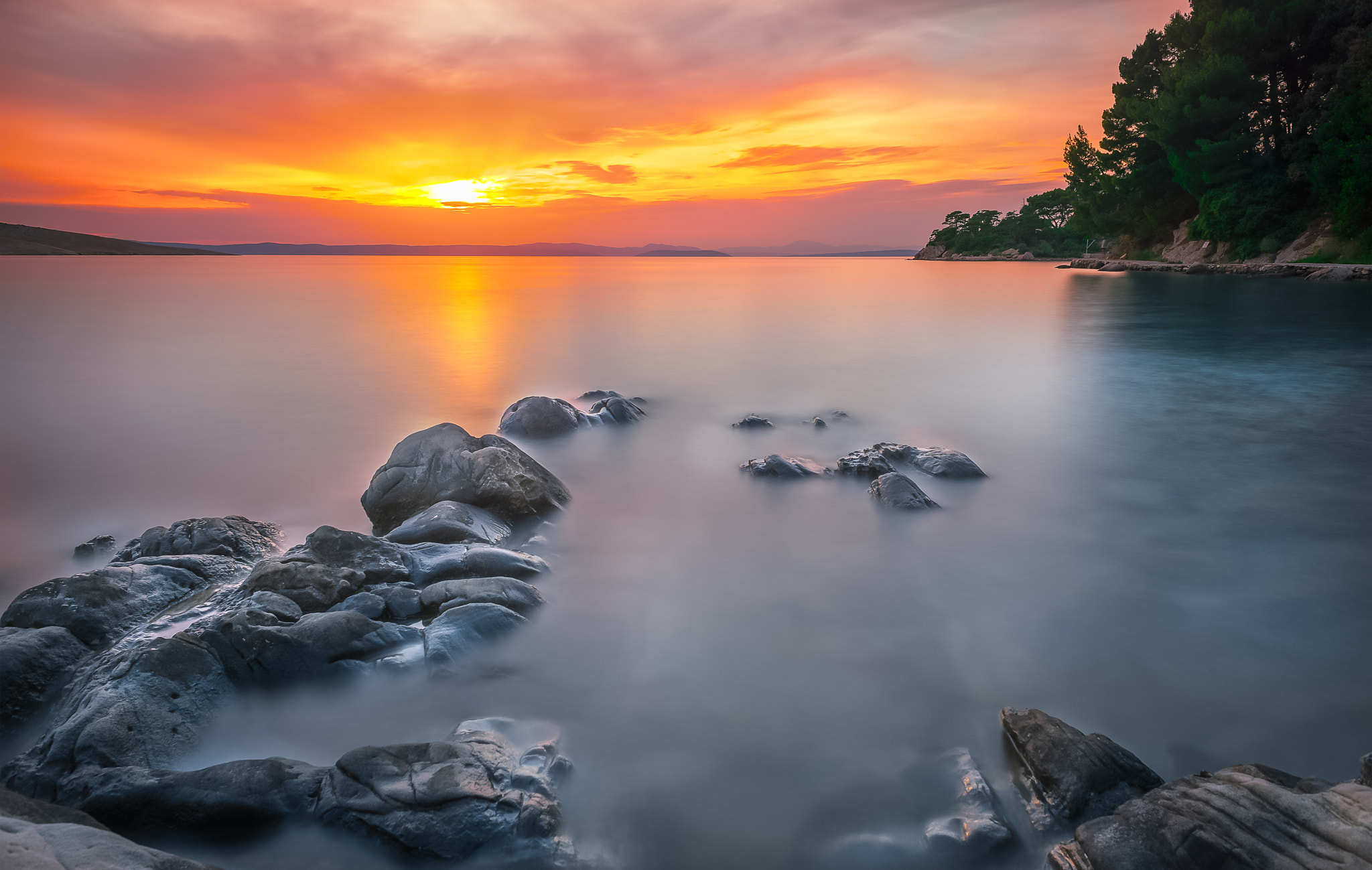 Nikon D800 + Nikon AF Nikkor 24mm F2.8D sample photo. Golden sun photography