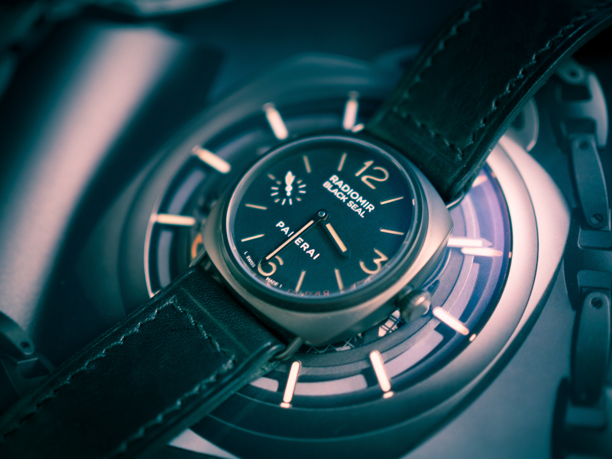 Olympus OM-D E-M10 II + Olympus M.Zuiko Digital 25mm F1.8 sample photo. Panerai radiomir black seal ceramic photography