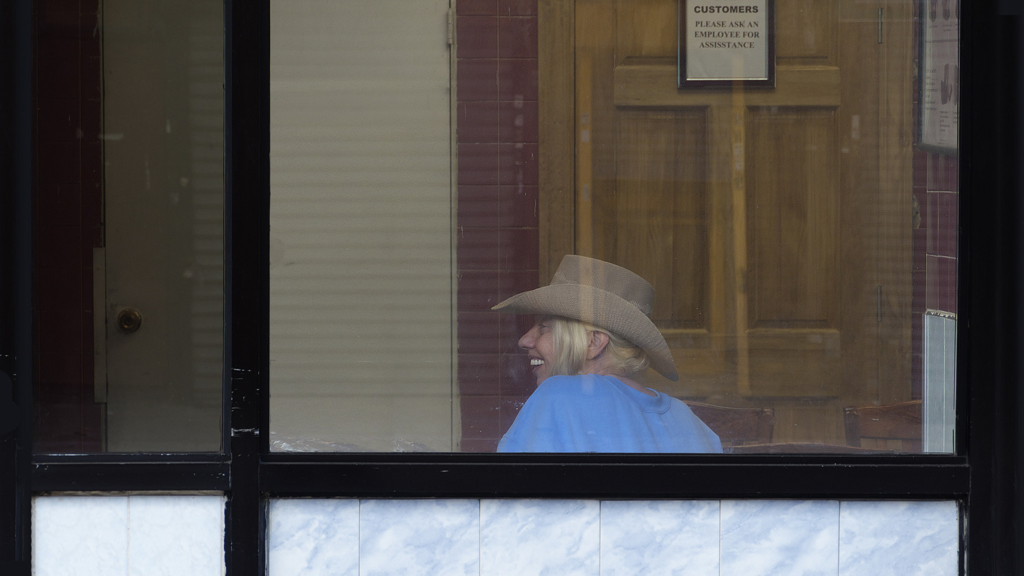 Panasonic Lumix DMC-GH2 sample photo. Lady with hat photography