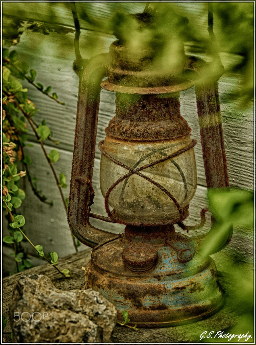 Olympus OM-D E-M10 + Sigma 60mm F2.8 DN Art sample photo. Lantern. photography