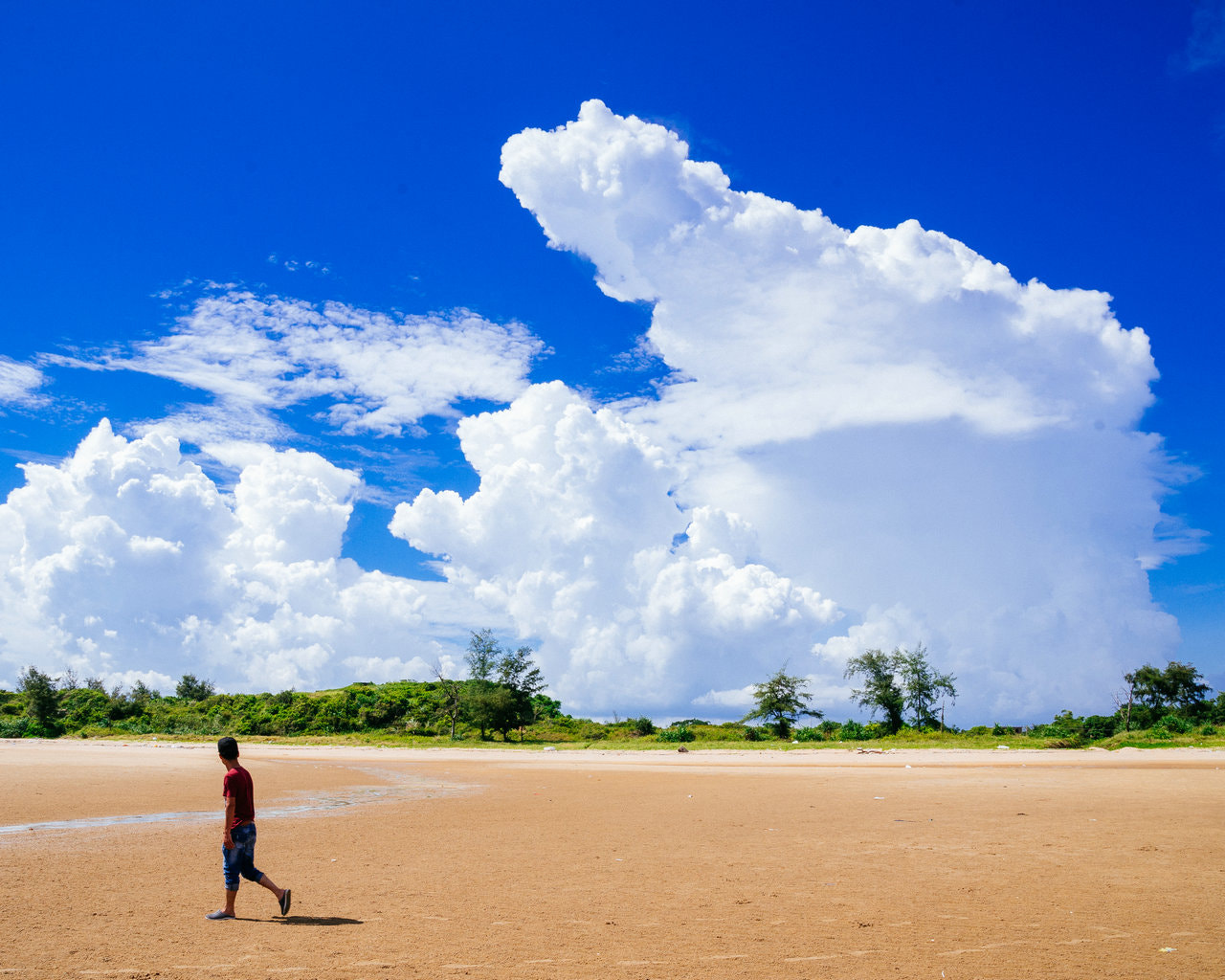 Pentax K-r sample photo. Beach，cloud photography
