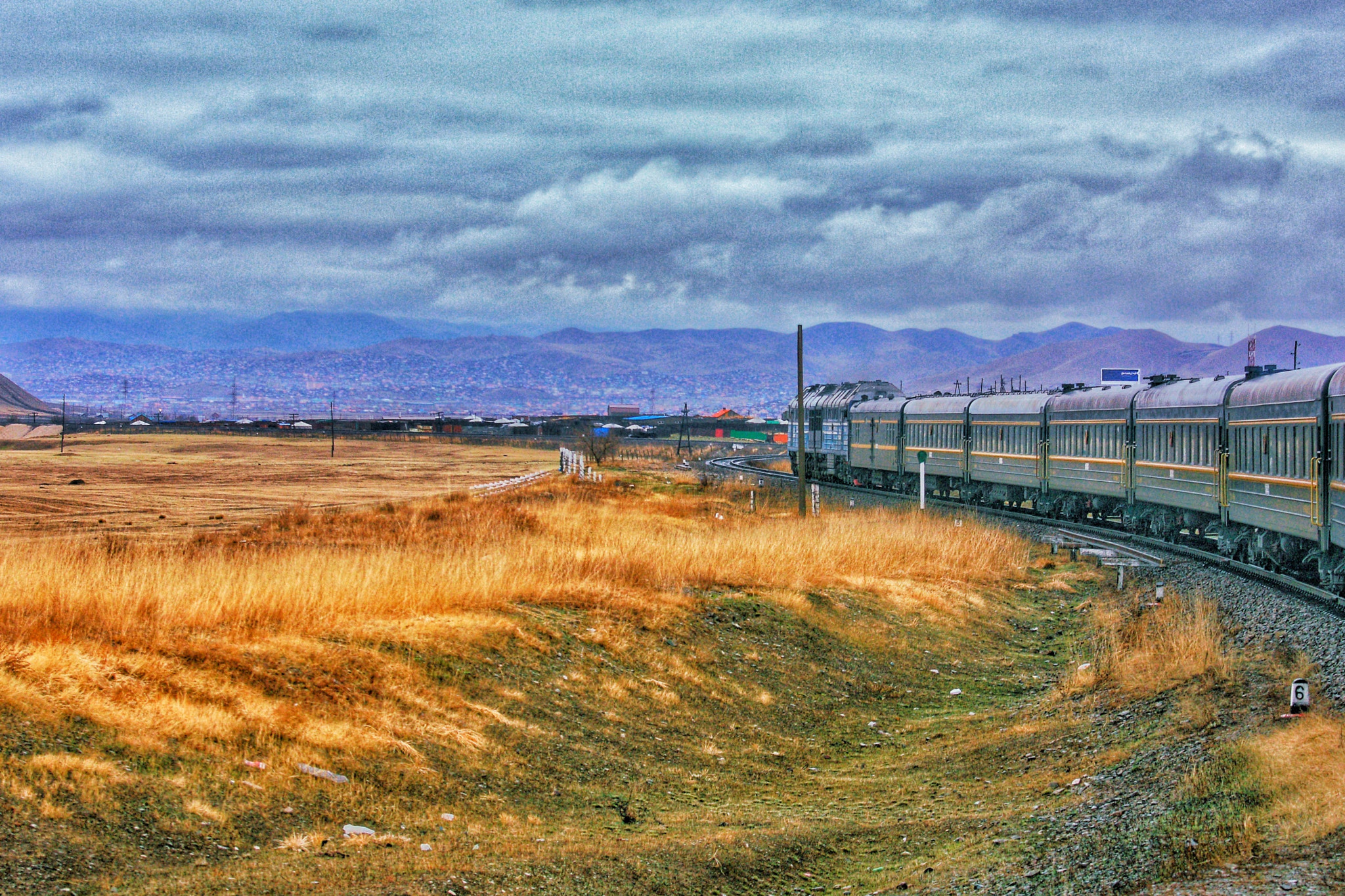 Canon EF 70-200mm F4L IS USM sample photo. Mongolia_the train from beijing to moscow photography