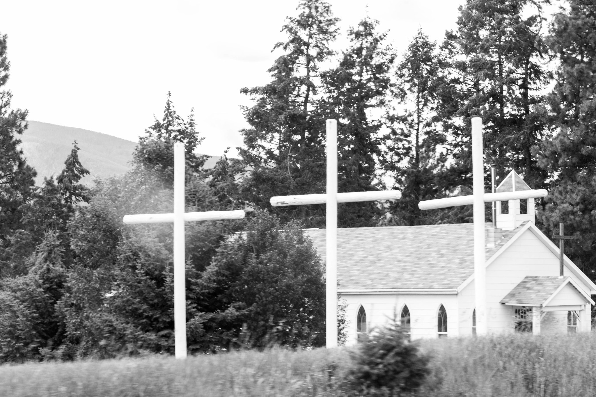 Nikon D3100 + Nikon AF-S Nikkor 85mm F1.8G sample photo. A view from the road photography