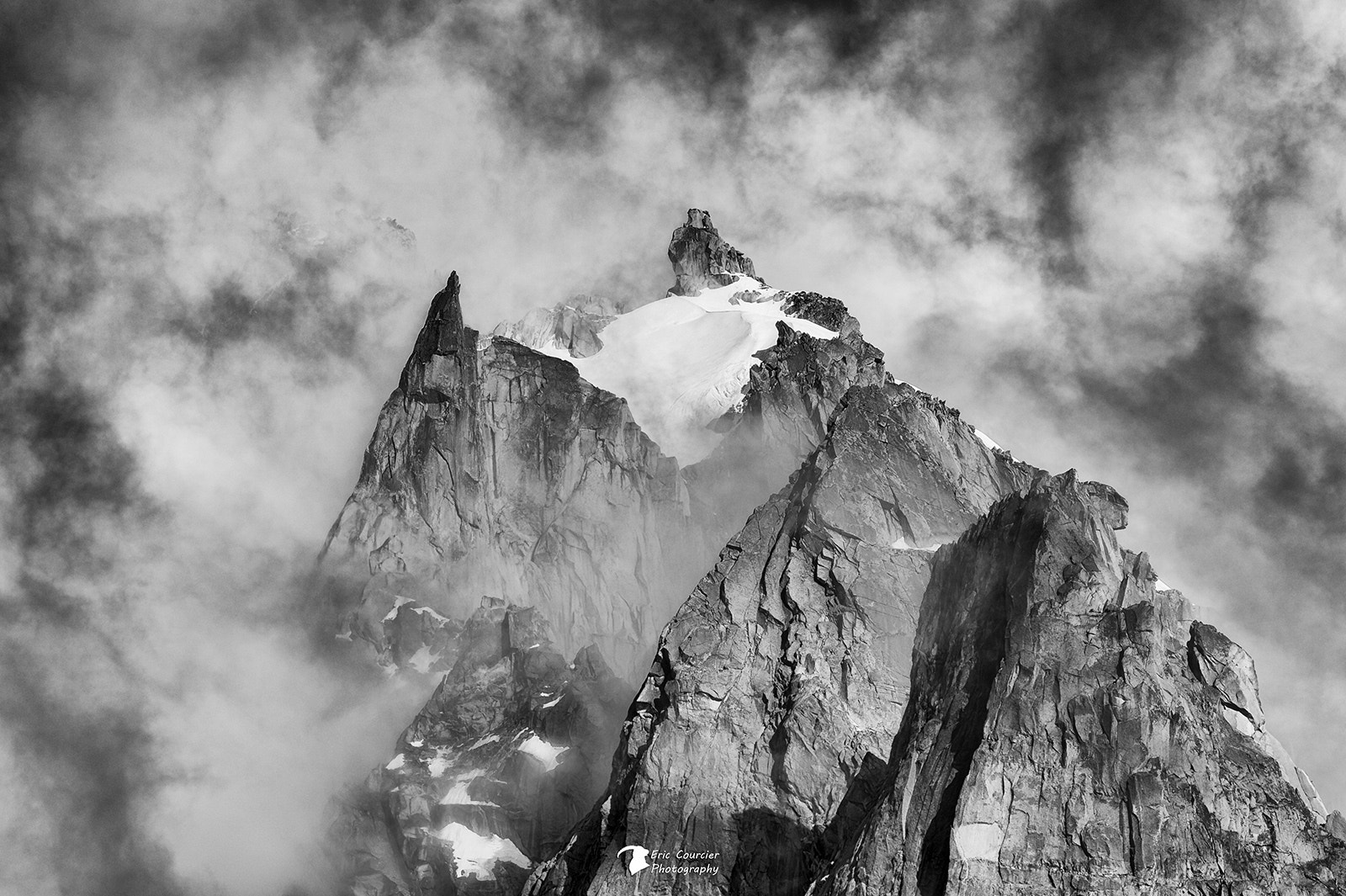 Nikon AF-S Nikkor 200-500mm F5.6E ED VR sample photo. The peak photography