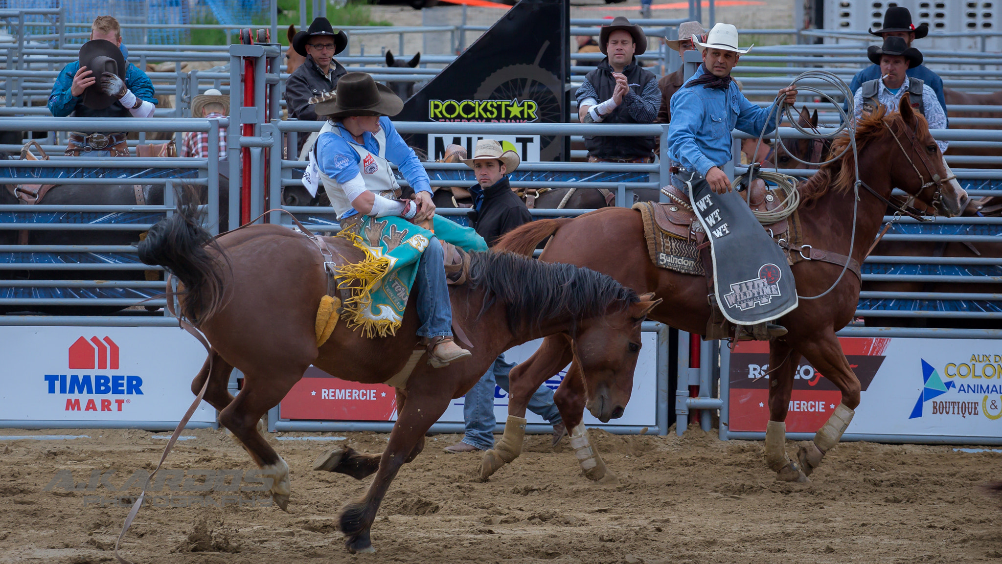 Canon EOS 700D (EOS Rebel T5i / EOS Kiss X7i) + Canon EF 70-200mm F4L USM sample photo. Wild horse 7 - rodéo fest de val saint-côme 2016 photography