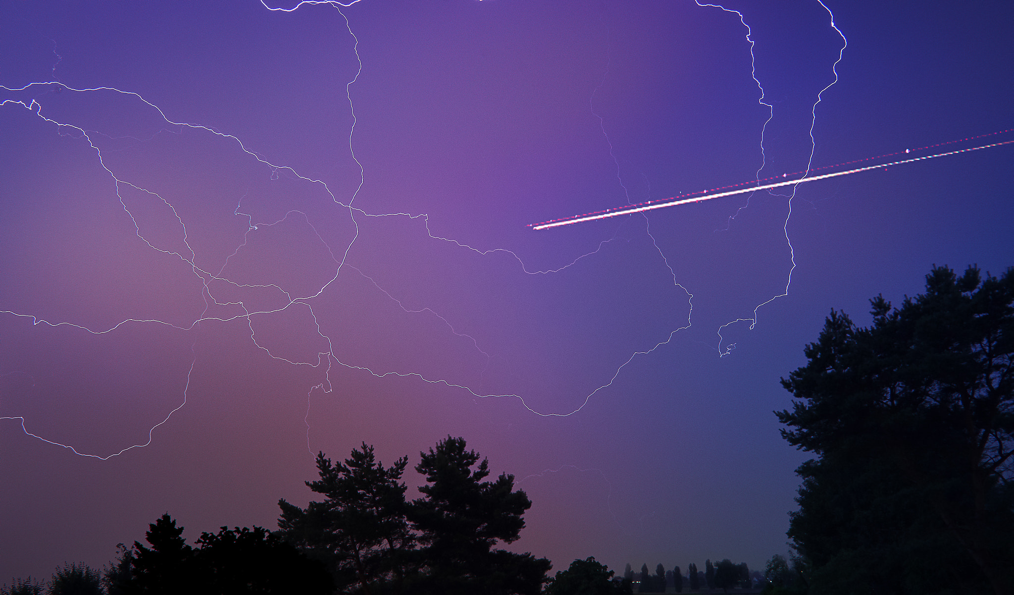 Pentax smc DA* 16-50mm F2.8 ED AL (IF) SDM sample photo. Eine himmlische lightshow begleitet diese maschine photography