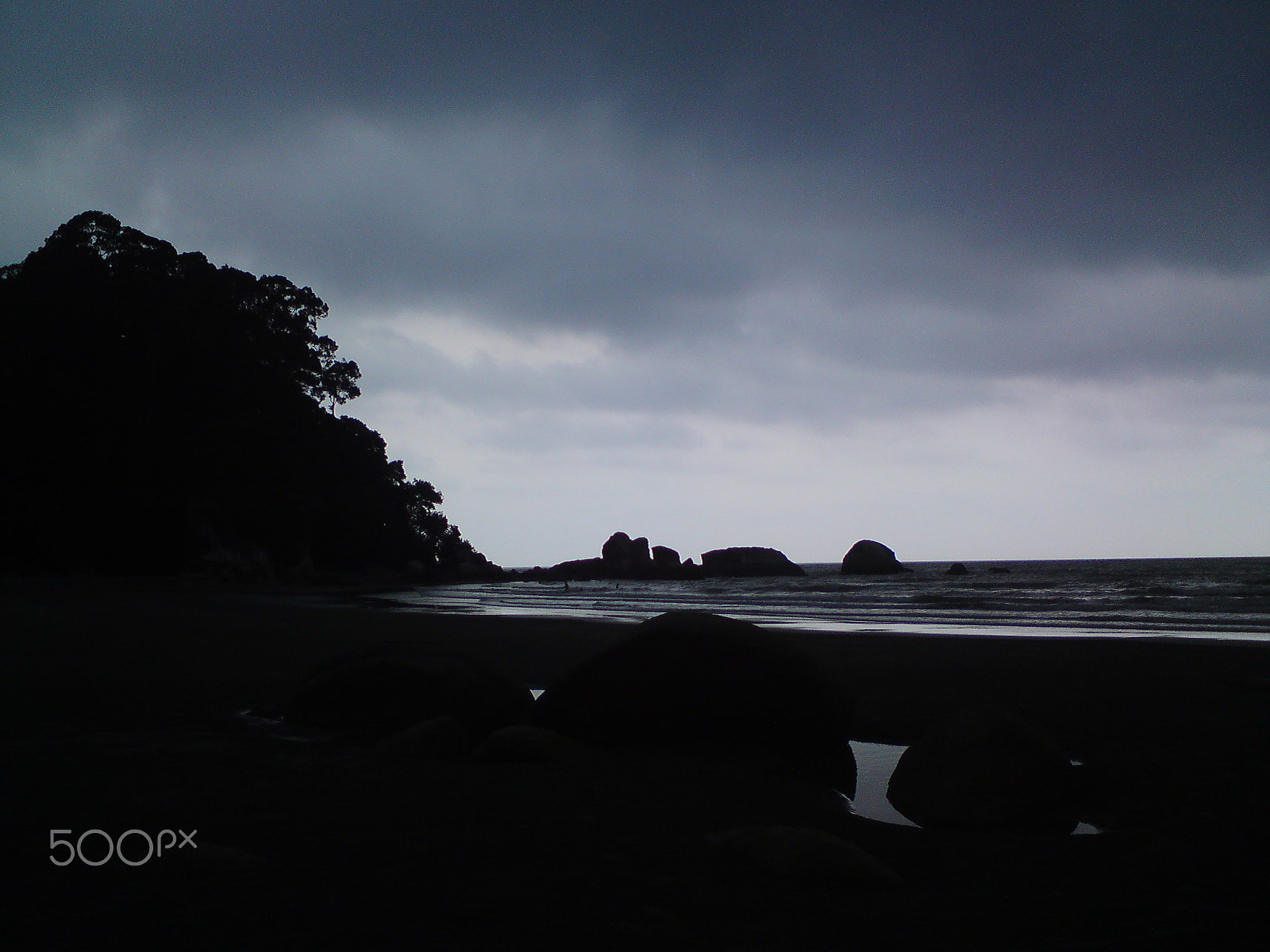 Sony Ericsson C902 sample photo. Stormy beach photography