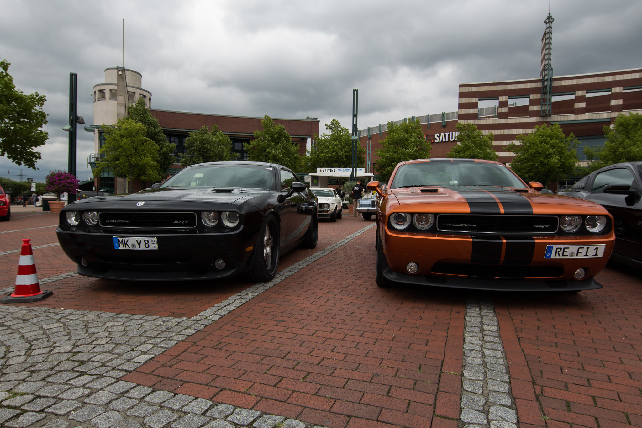 Canon EOS 700D (EOS Rebel T5i / EOS Kiss X7i) + Canon EF 11-24mm F4L USM sample photo. Almost twins photography