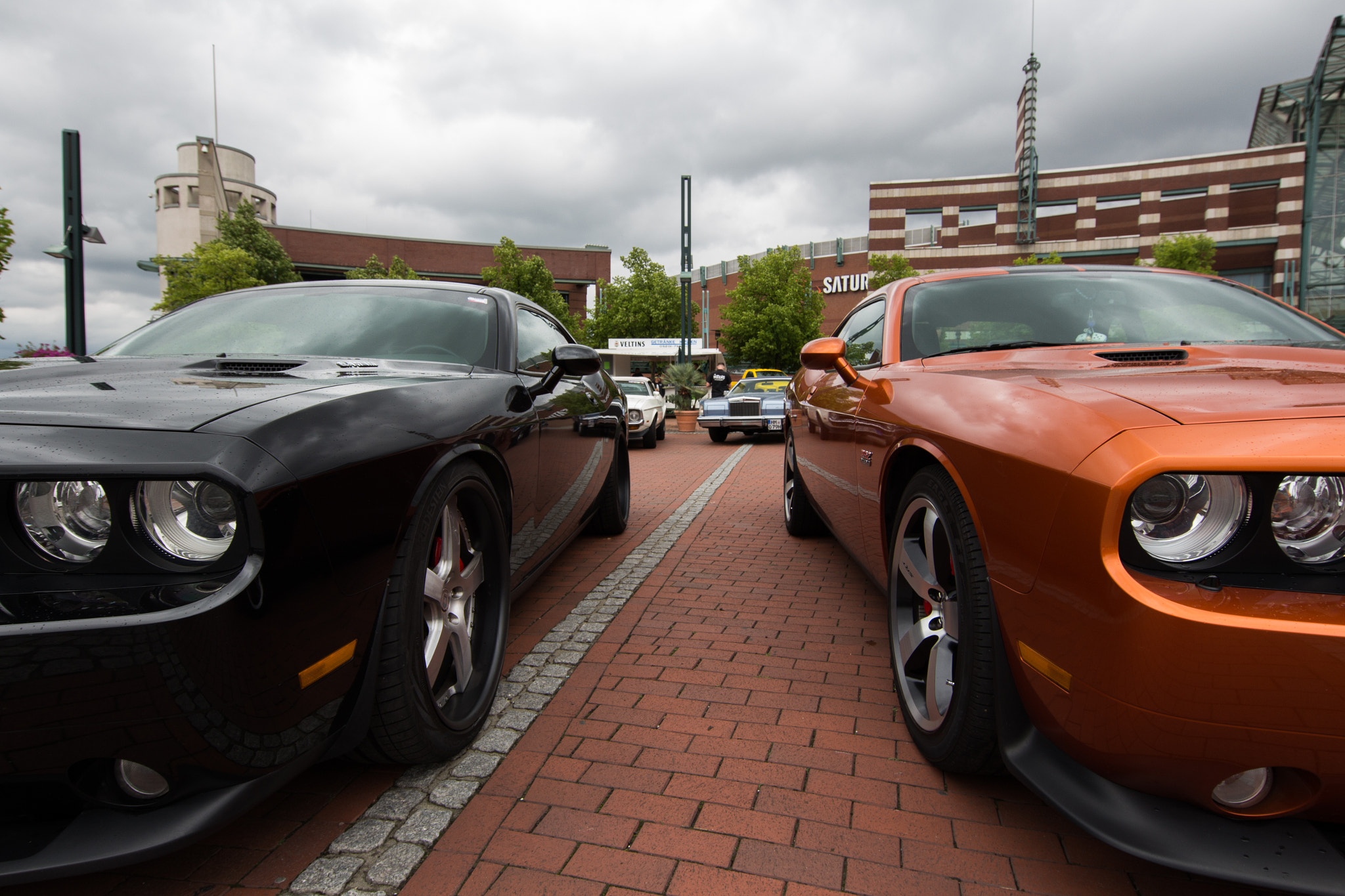 Canon EOS 700D (EOS Rebel T5i / EOS Kiss X7i) + Canon EF 11-24mm F4L USM sample photo. Almost twins 2 photography