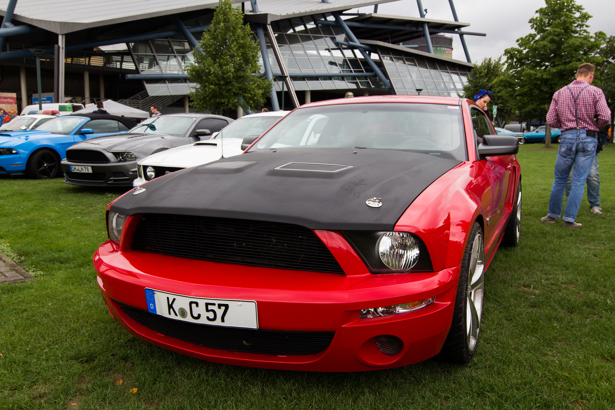 Canon EOS 700D (EOS Rebel T5i / EOS Kiss X7i) + Canon EF 11-24mm F4L USM sample photo. Ford mustang gt photography