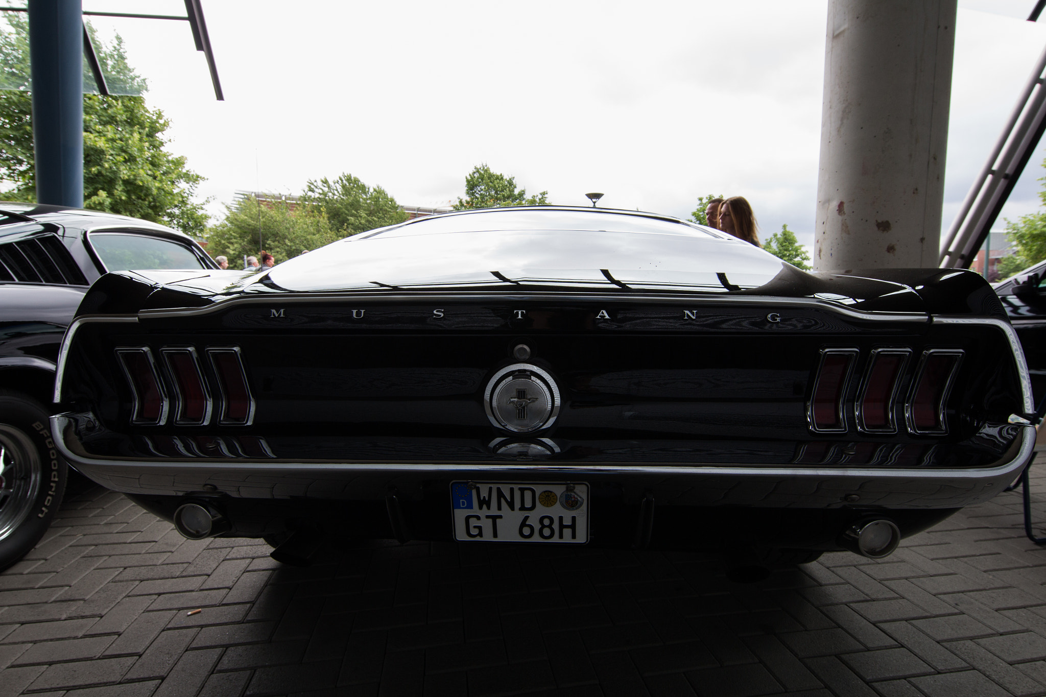 Canon EOS 700D (EOS Rebel T5i / EOS Kiss X7i) + Canon EF 11-24mm F4L USM sample photo. Mustang ass photography