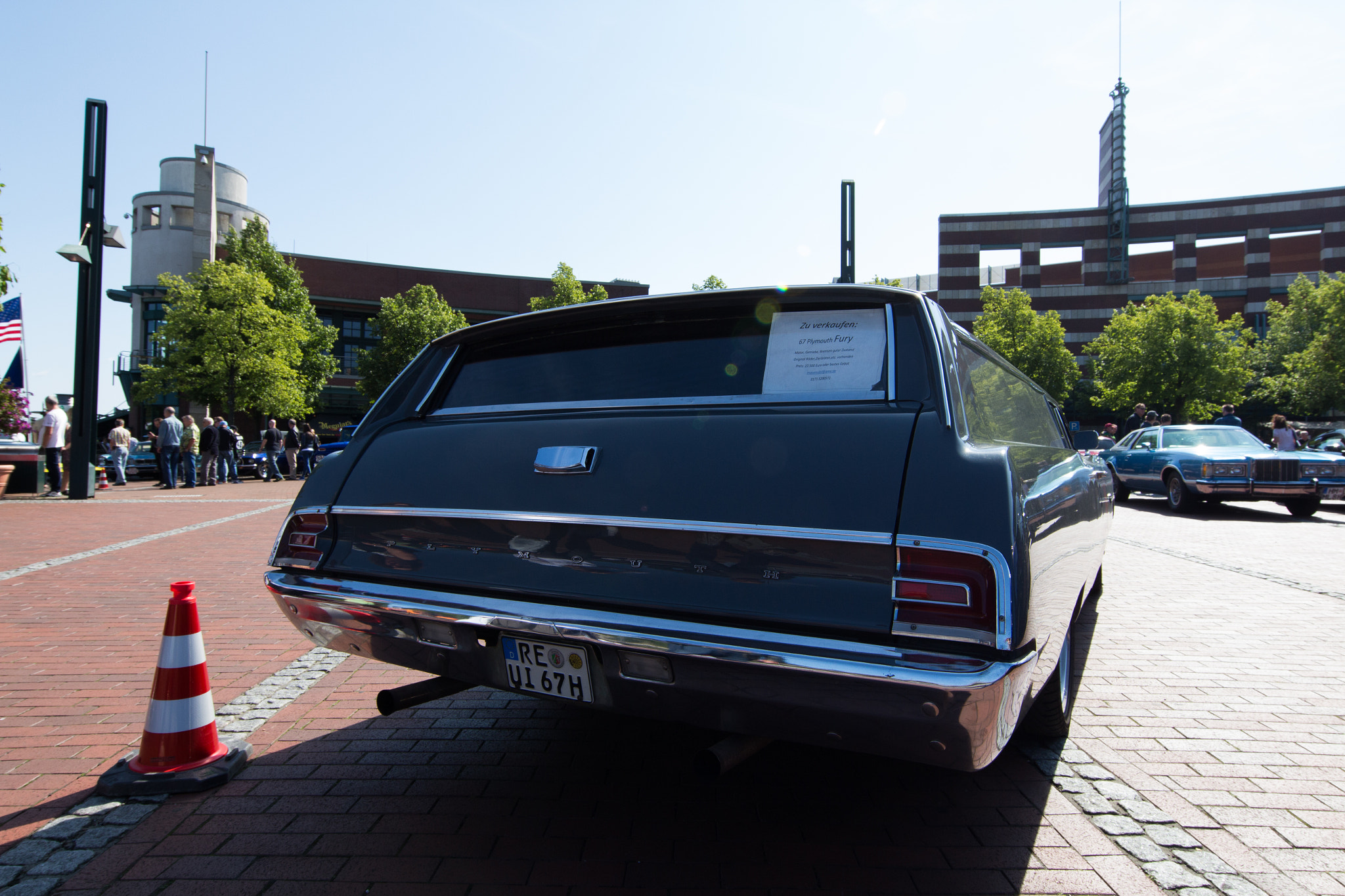 Canon EOS 700D (EOS Rebel T5i / EOS Kiss X7i) + Canon EF 11-24mm F4L USM sample photo. Plymouth fury photography