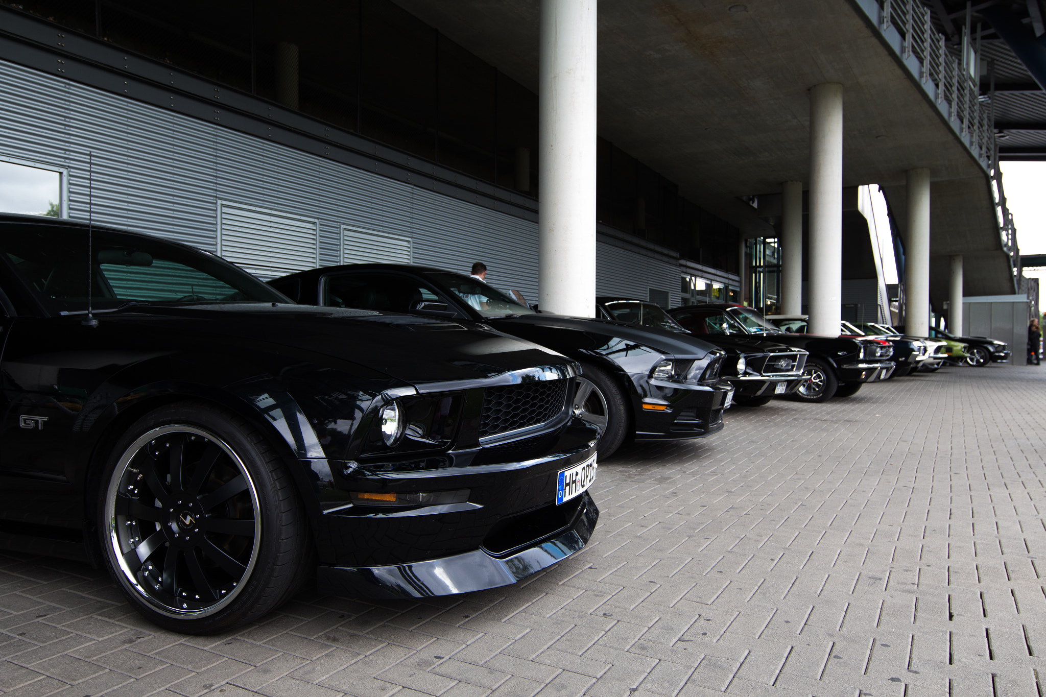 Canon EOS 700D (EOS Rebel T5i / EOS Kiss X7i) + Canon EF 11-24mm F4L USM sample photo. Ford mustang gt photography