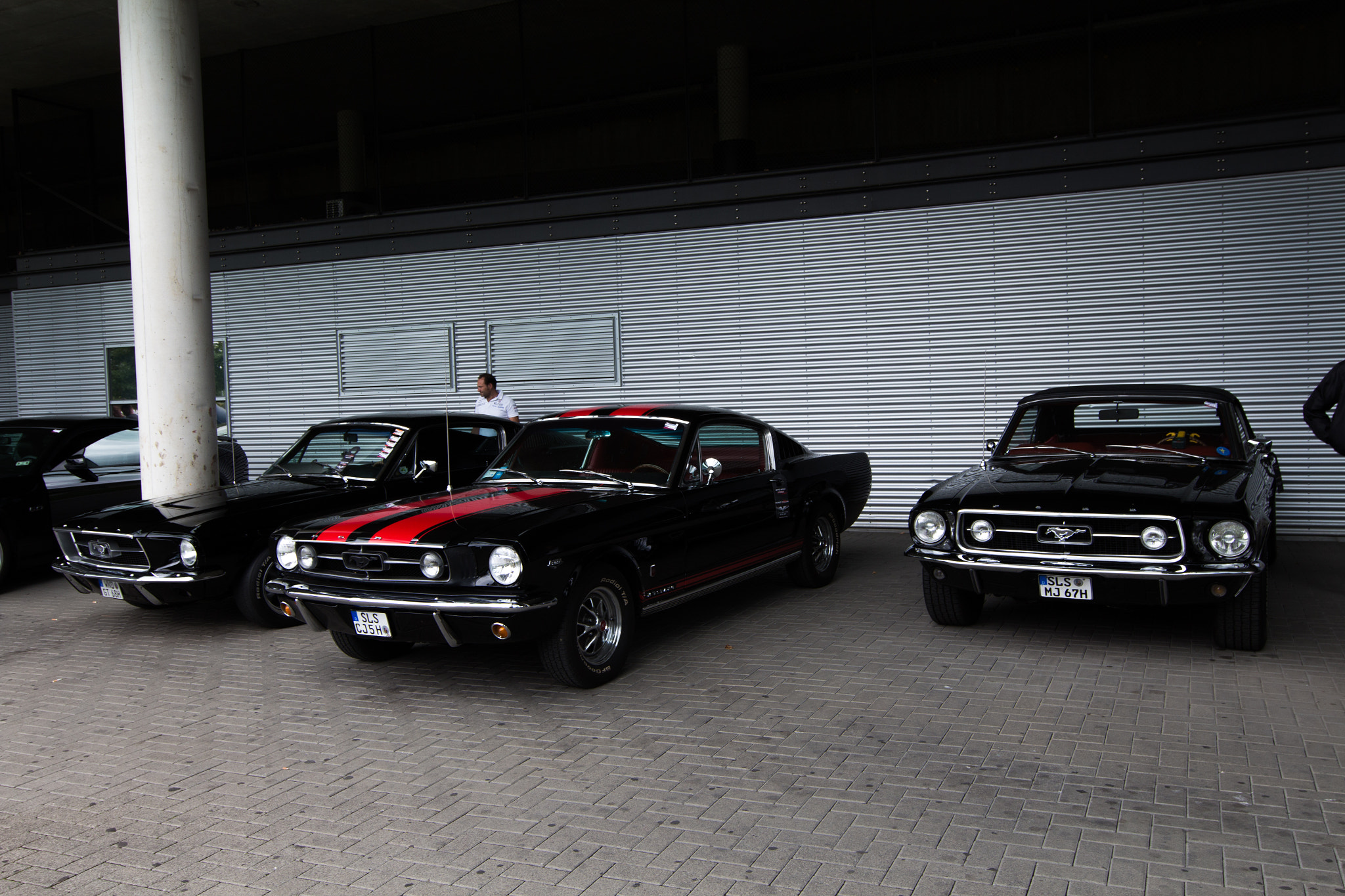 Canon EOS 700D (EOS Rebel T5i / EOS Kiss X7i) + Canon EF 11-24mm F4L USM sample photo. Ford mustang gt photography