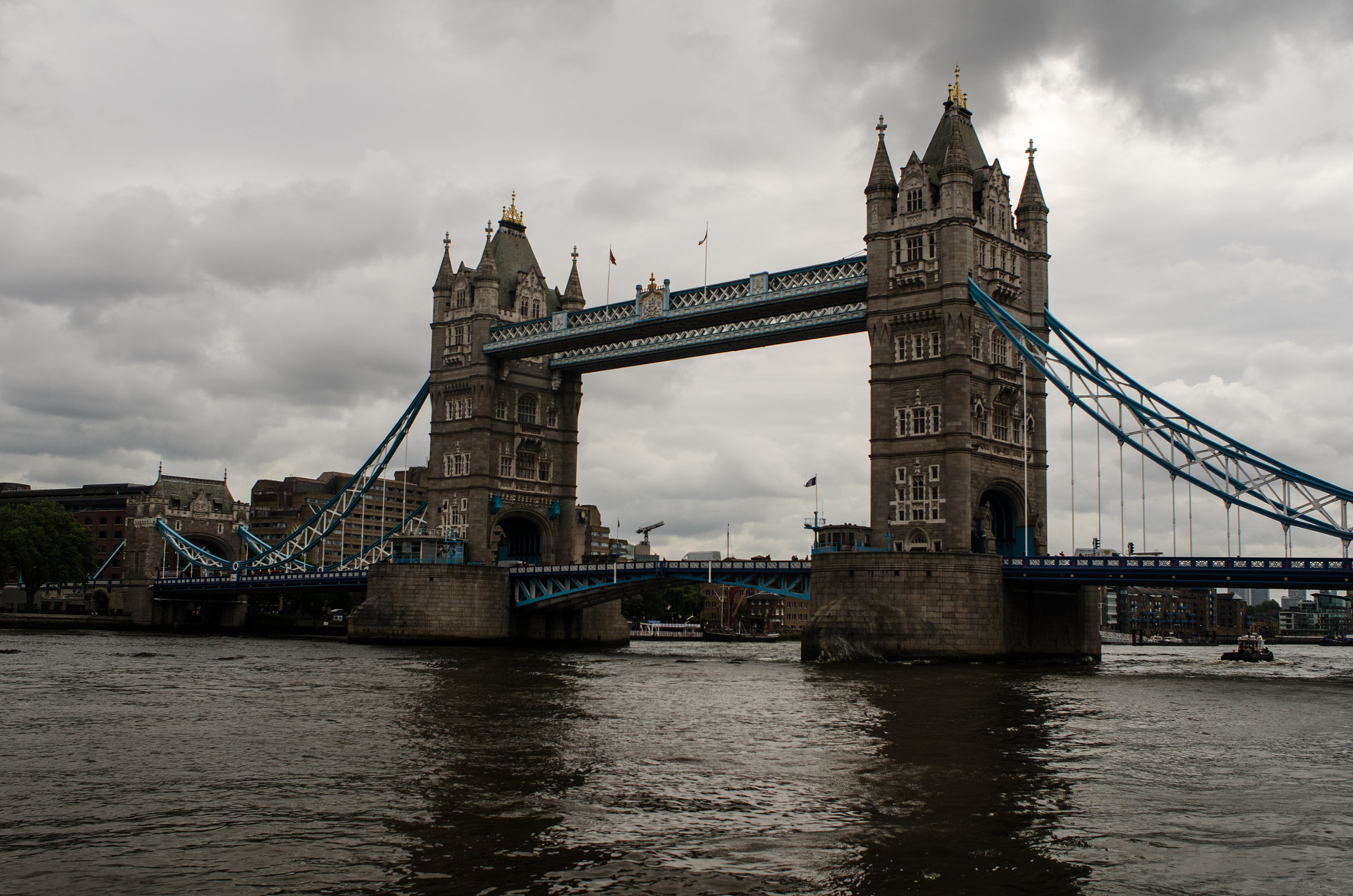 Nikon D7000 + Nikon AF Nikkor 24mm F2.8D sample photo. London bridge photography