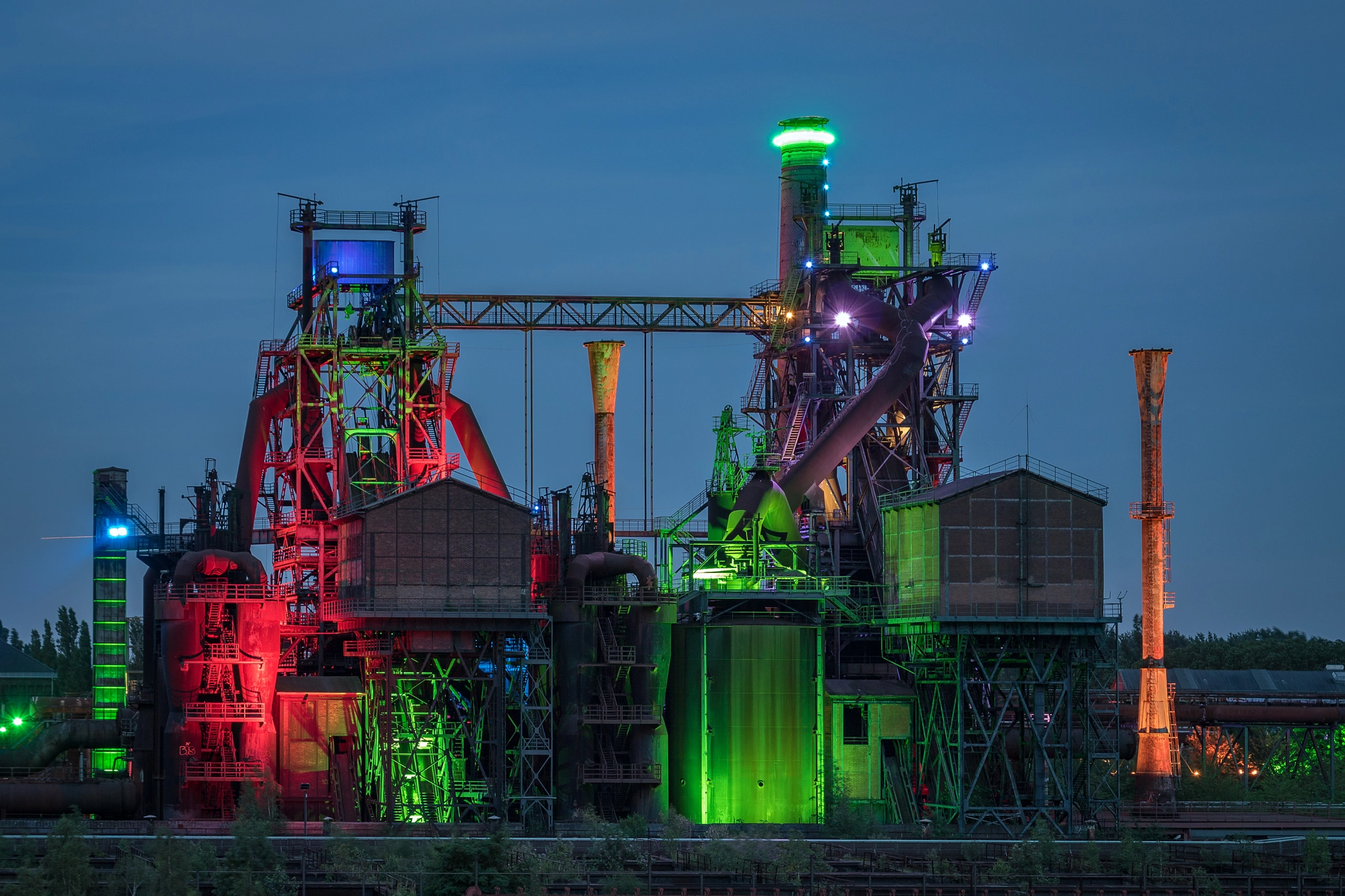 Tamron SP AF 17-50mm F2.8 XR Di II LD Aspherical (IF) sample photo. Blast furnance duo photography