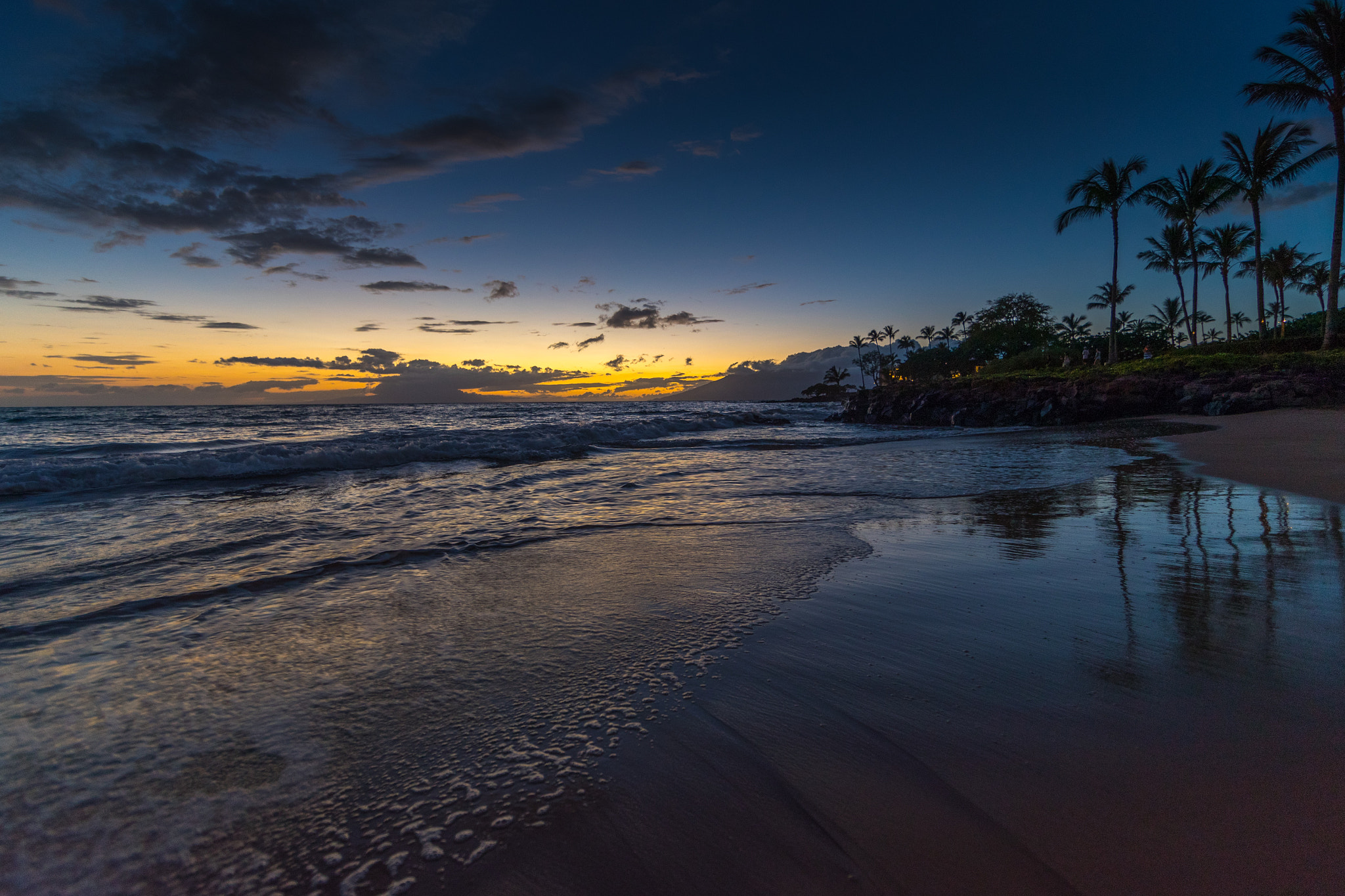 Canon EF 14mm F2.8L II USM sample photo. Last light on wailea beach photography