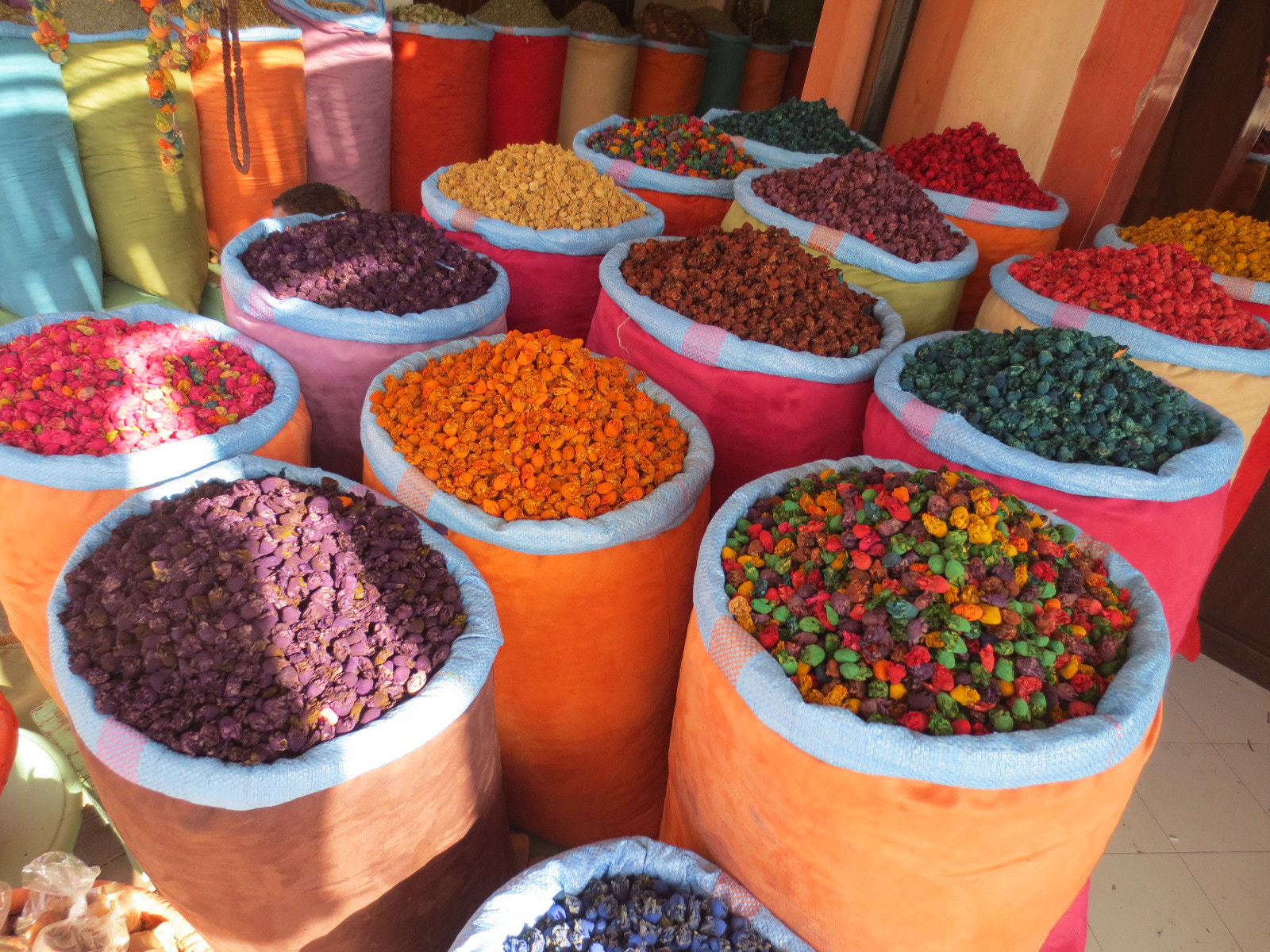 Canon PowerShot ELPH 110HS (PowerShot IXUS 125 HS) sample photo. Souks marrakech photography