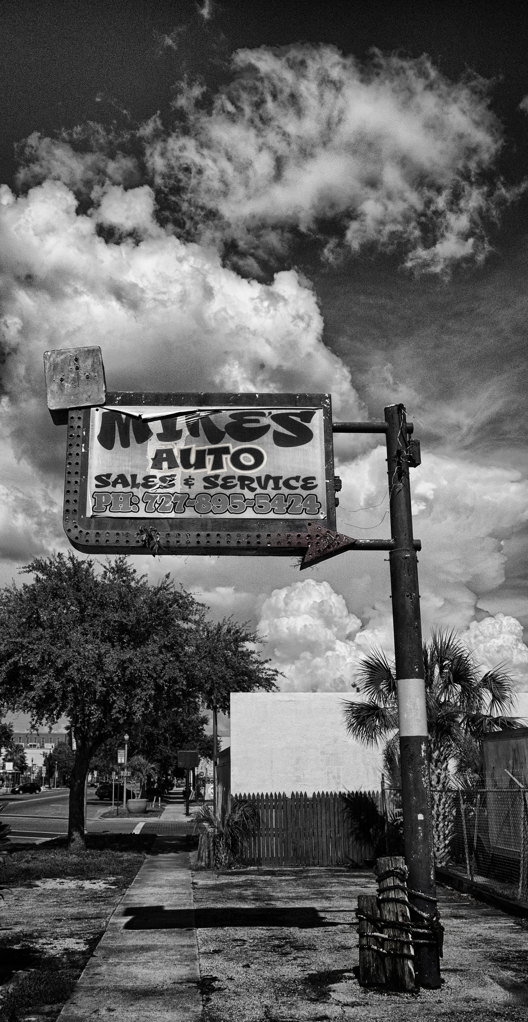 Nikon 1 J3 sample photo. Mike's auto photography