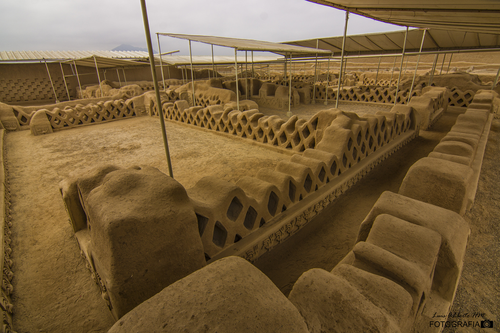 Sony SLT-A58 + 20mm F2.8 sample photo. Ruinas de chan chan photography