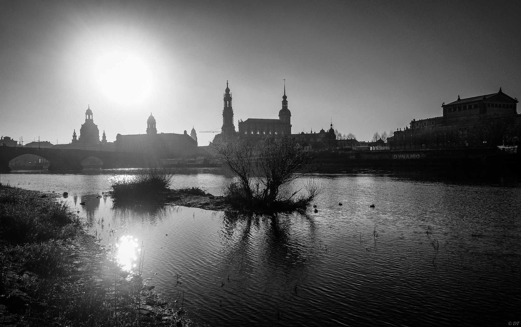Sony Alpha NEX-7 + Sony E 10-18mm F4 OSS sample photo. Domes photography