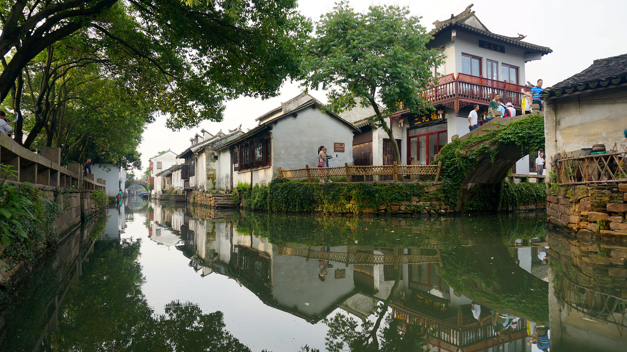 Sony Alpha NEX-6 + Sony E 18-50mm F4-5.6 sample photo. Zhouzhuang, the best water town in china photography