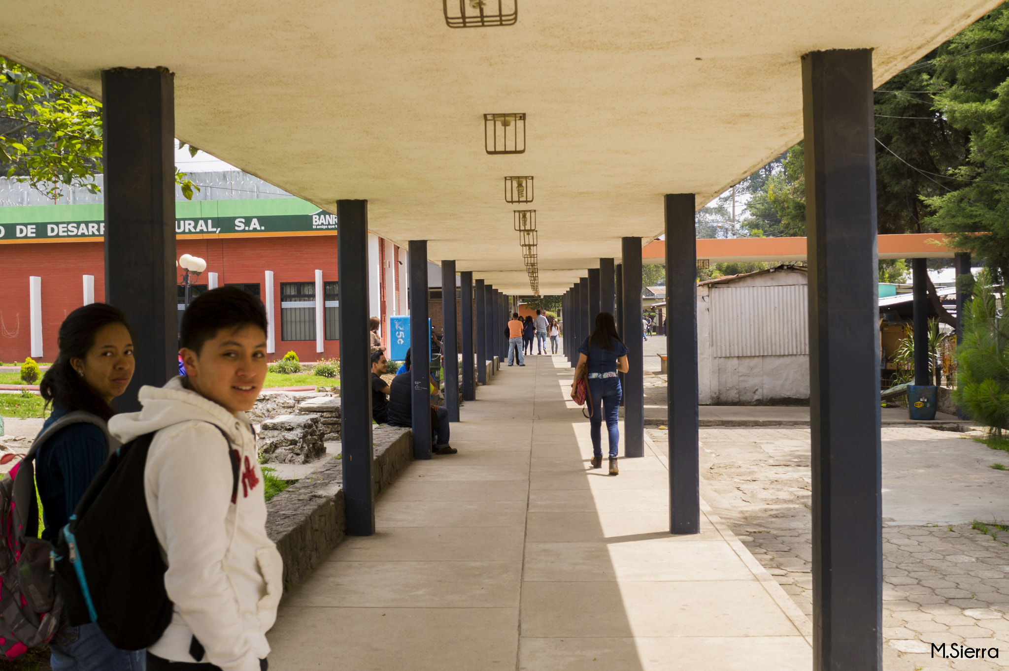 Minolta AF 28-100mm F3.5-5.6 (D) sample photo. Caminos photography