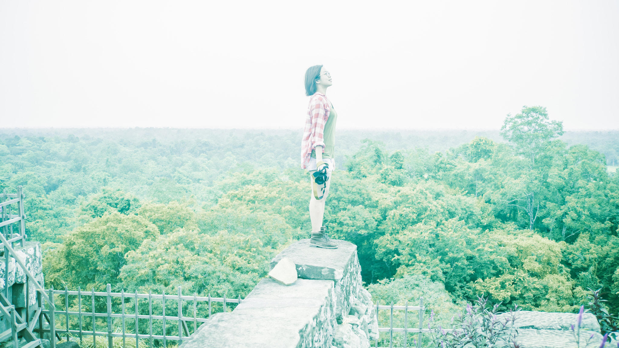 Minolta AF 35-105mm F3.5-4.5 New sample photo. Koh ker photography