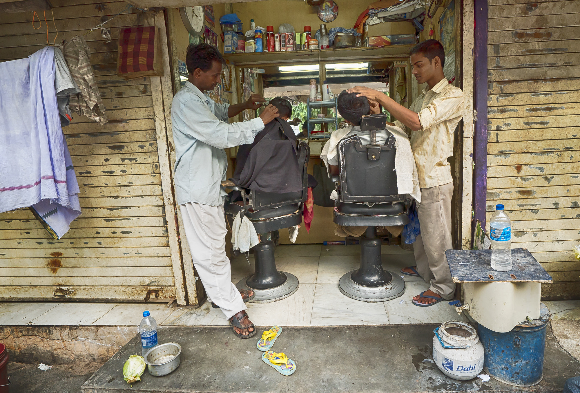 Sony a7S II + Sony Vario-Tessar T* FE 16-35mm F4 ZA OSS sample photo. Paarganji new delhi india photography