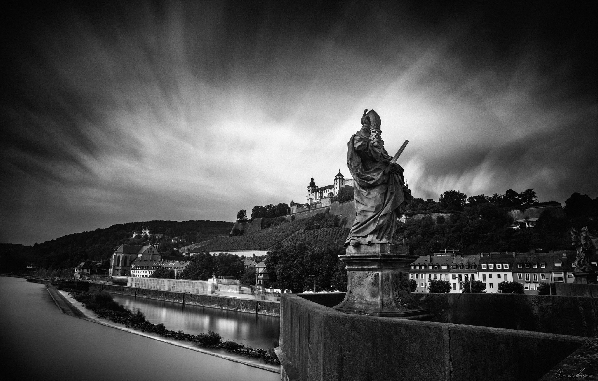 Canon EF 24-70mm F4L IS USM sample photo. Old town photography