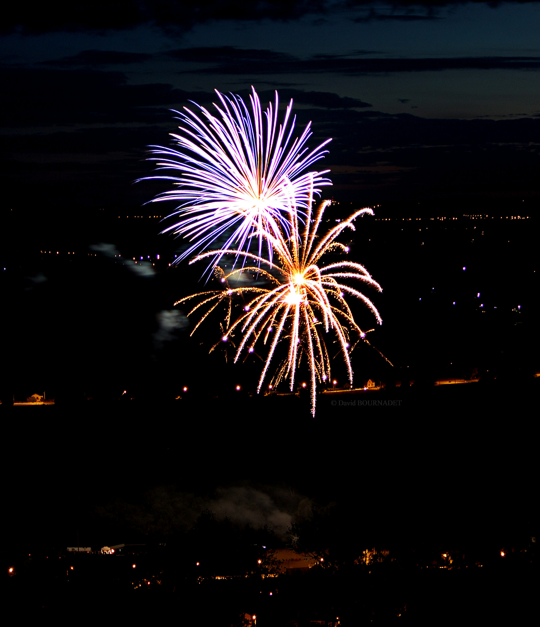 Canon EOS 600D (Rebel EOS T3i / EOS Kiss X5) + Canon EF 70-200mm F4L USM sample photo. Feux d'artifice 13 juillet 2016, abrest, france photography