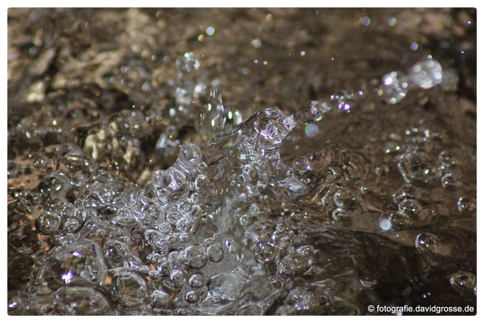 Canon EOS 700D (EOS Rebel T5i / EOS Kiss X7i) + Canon 70-300mm sample photo. Bubbly water photography