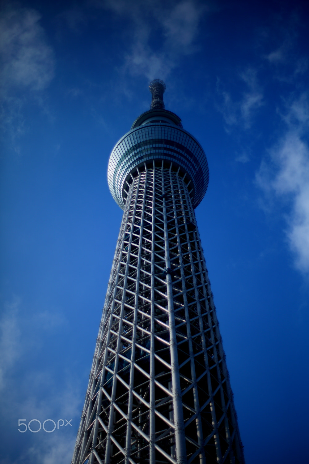 ZEISS Planar T* 50mm F1.4 sample photo. Sky tower photography