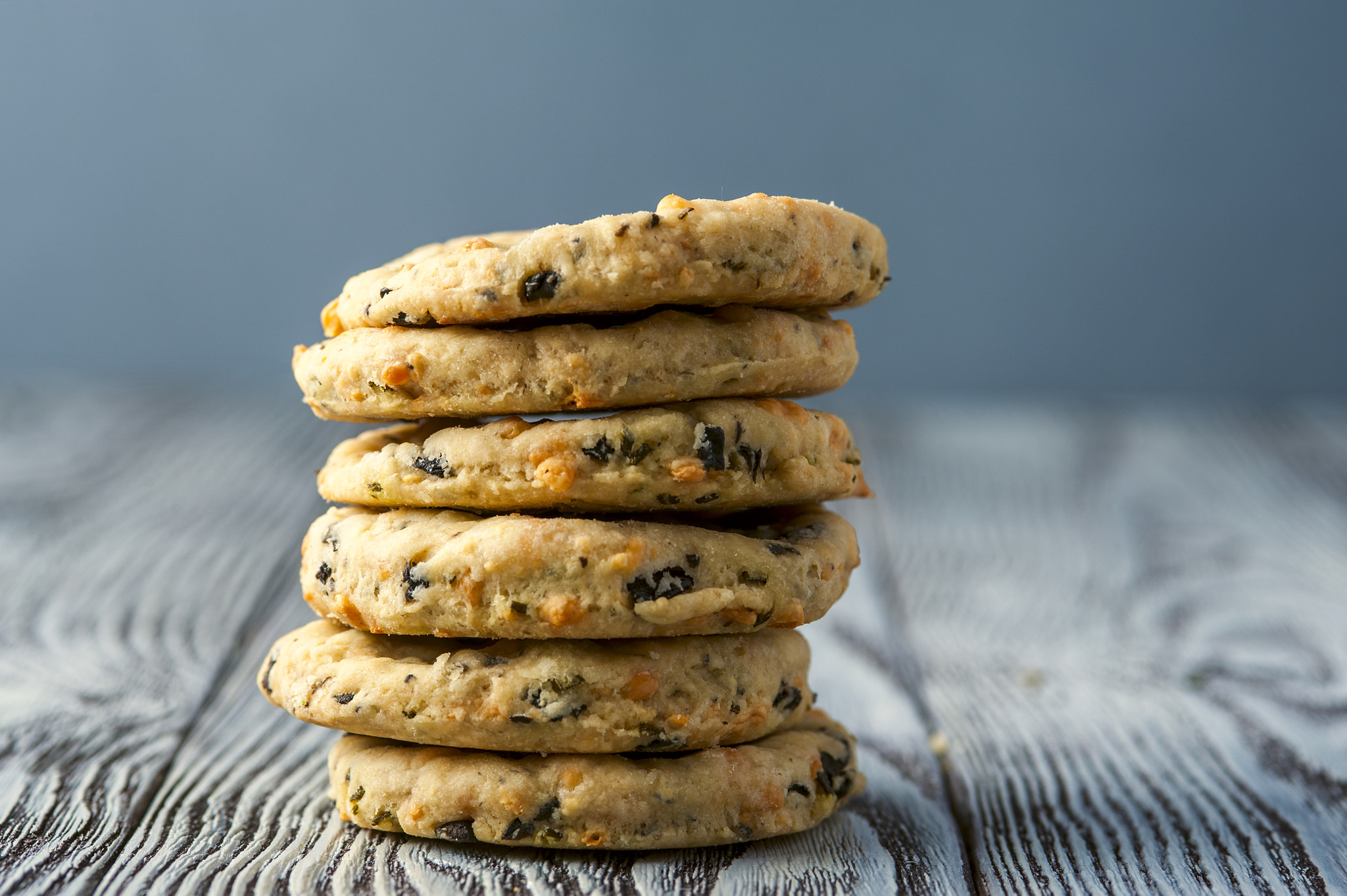 Nikon D700 + AF Micro-Nikkor 105mm f/2.8 sample photo. Cookies with cheese, olives and rosemary photography