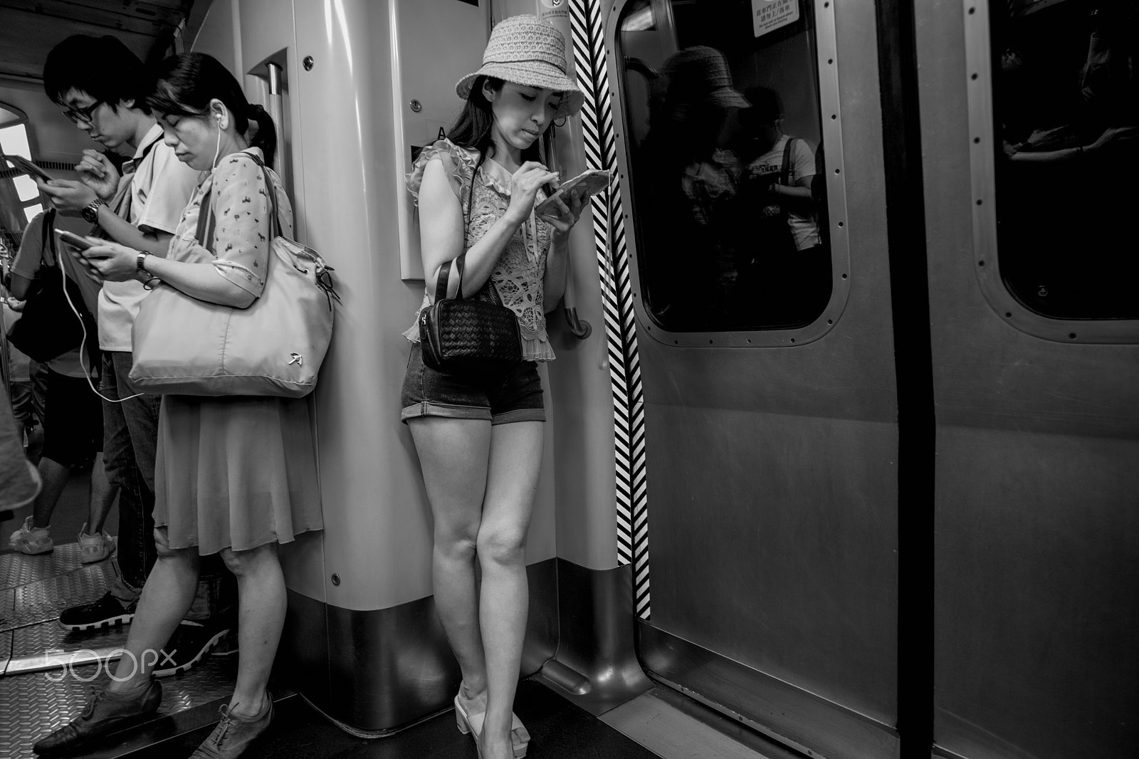 Leica Super-Elmar-M 21mm F3.4 ASPH sample photo. Inside a mtr photography