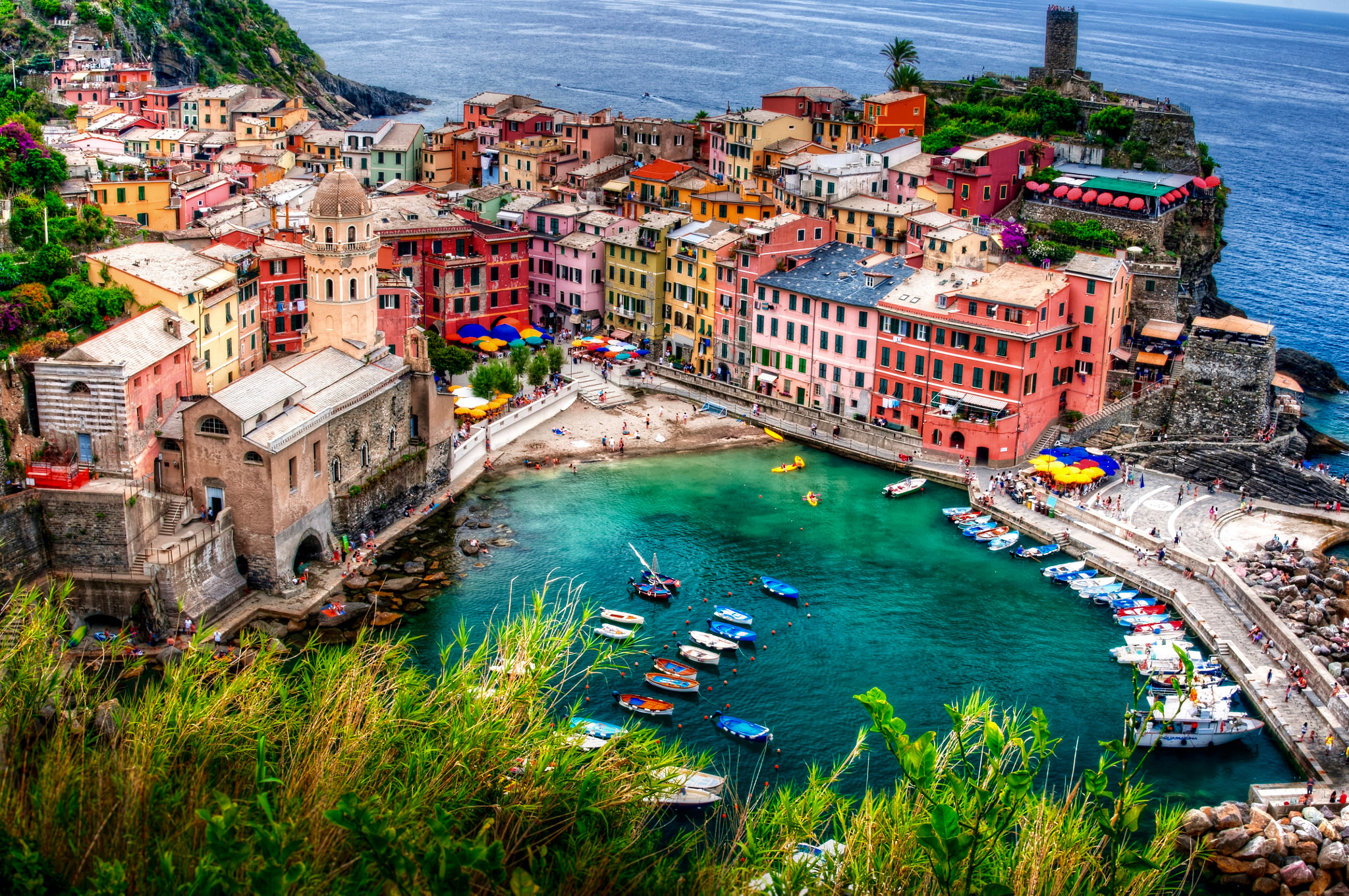 Nikon AF-S Nikkor 24-120mm F4G ED VR sample photo. Vernazza, cinque terre, italy photography